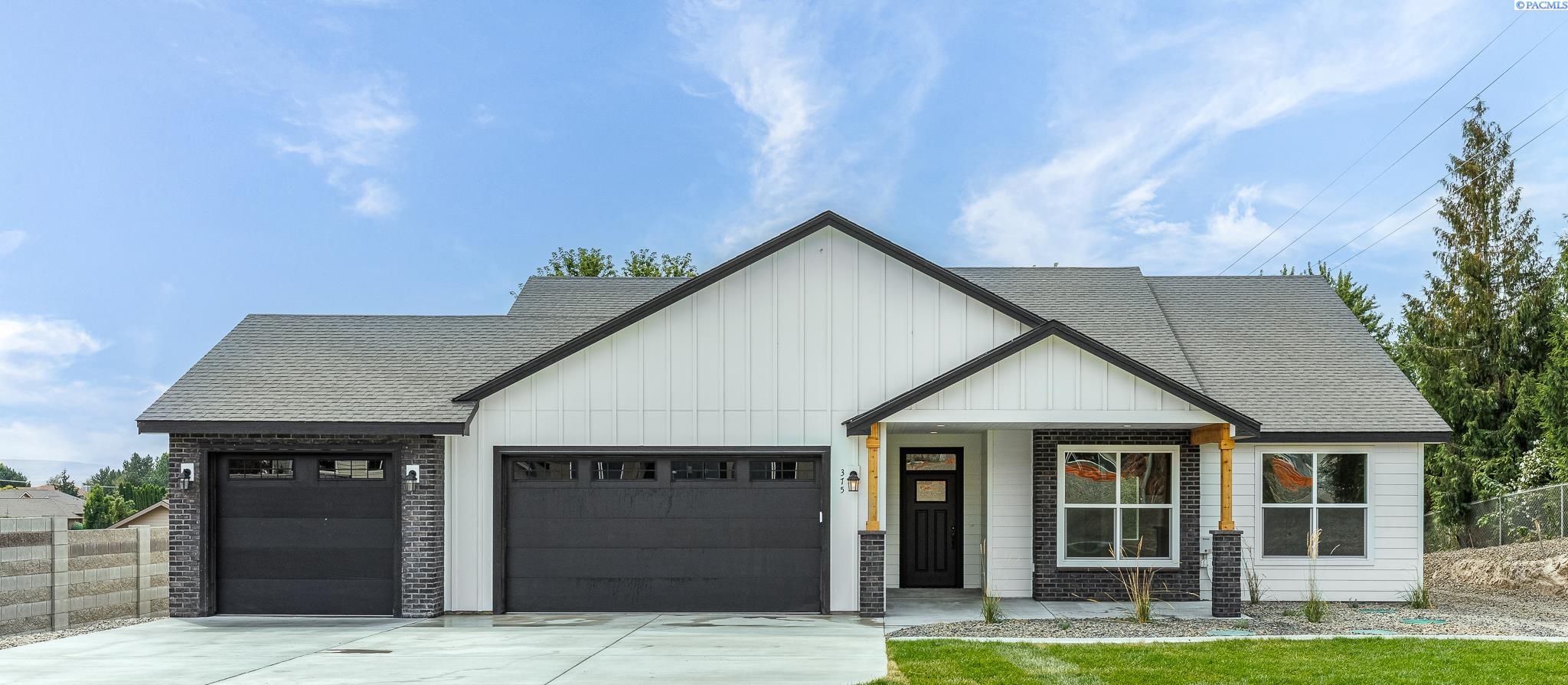 375 Rachel Road, Kennewick, WA 99338