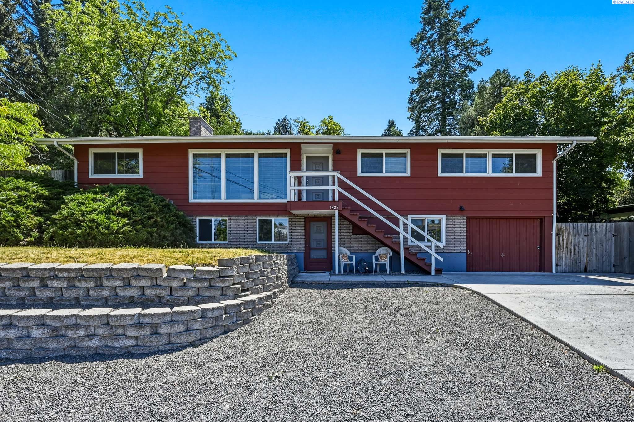 1825 NE Valley Rd — photo