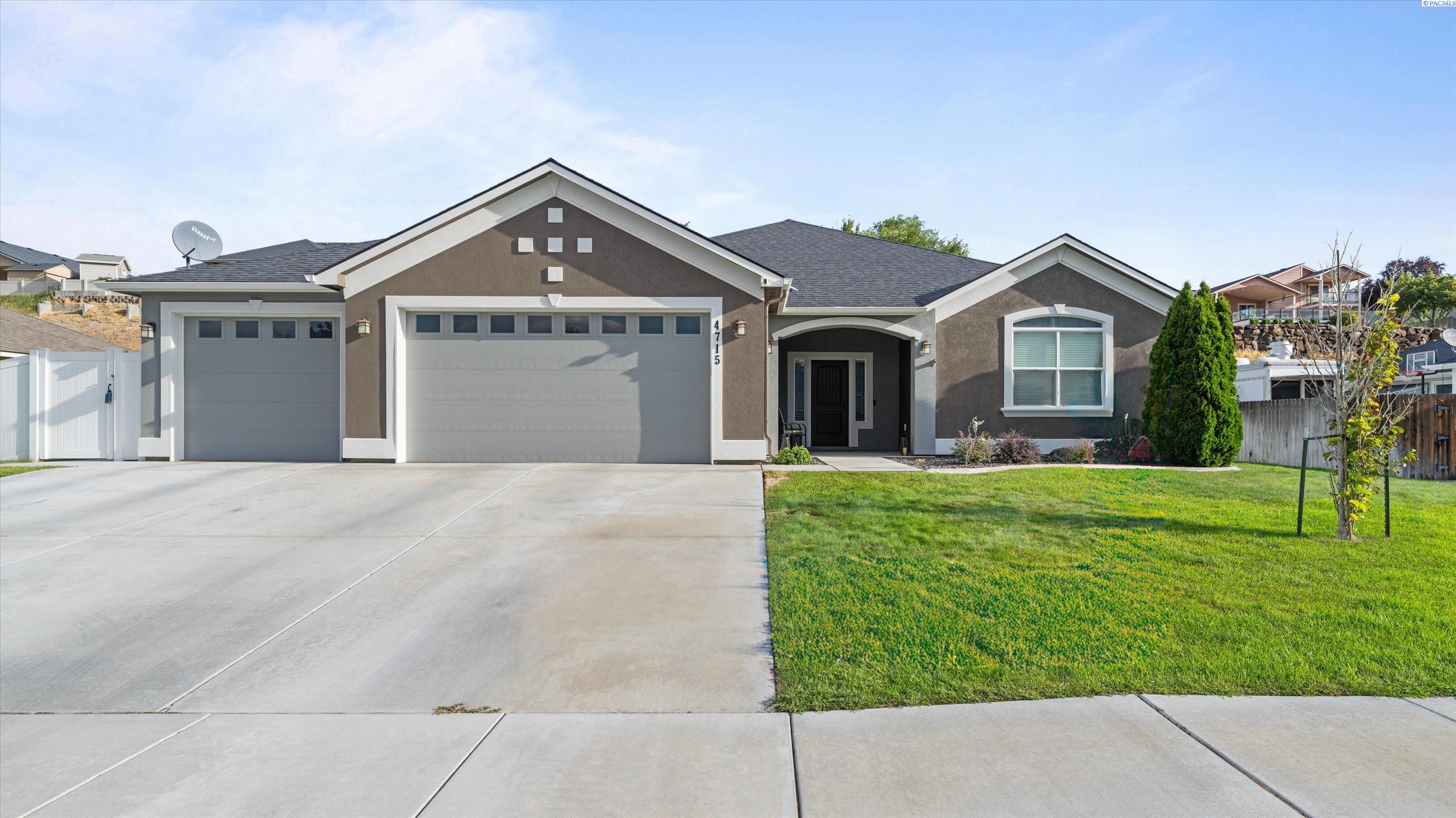 4715 Bermuda Dunes Dr — photo