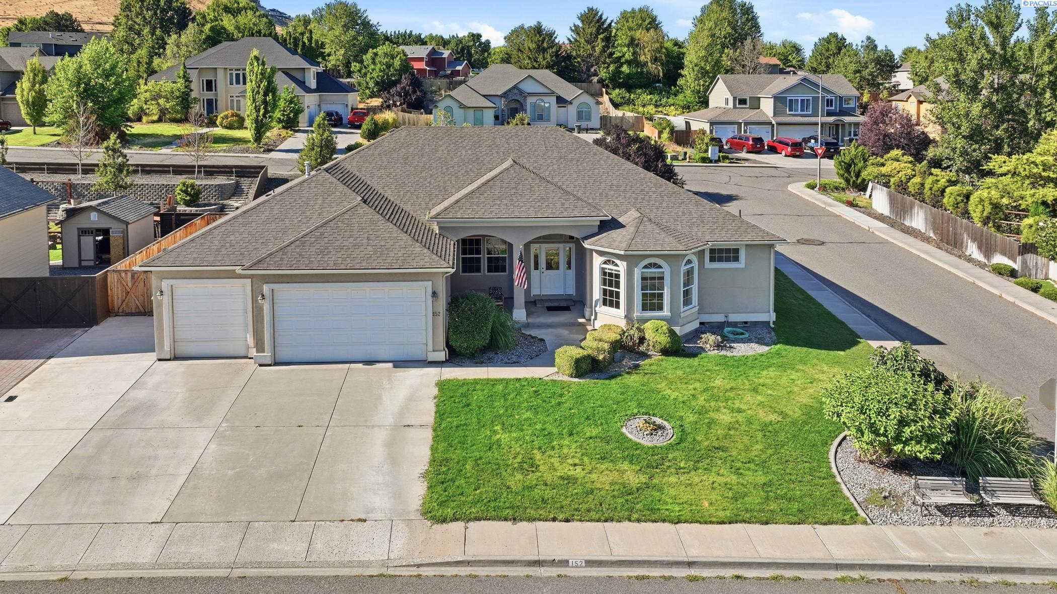 152 Erica Drive — photo