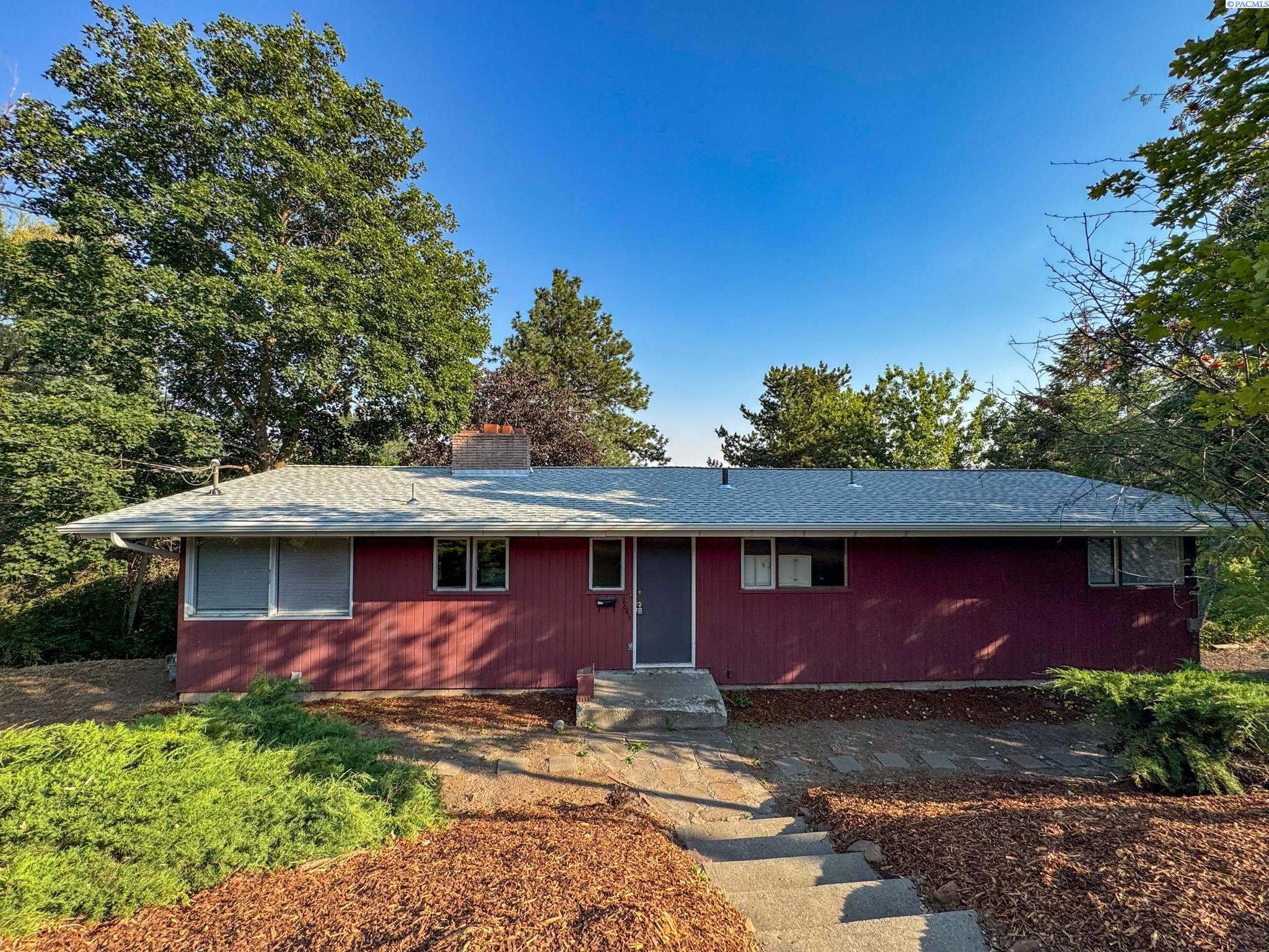 1645 NE Lower Drive — photo