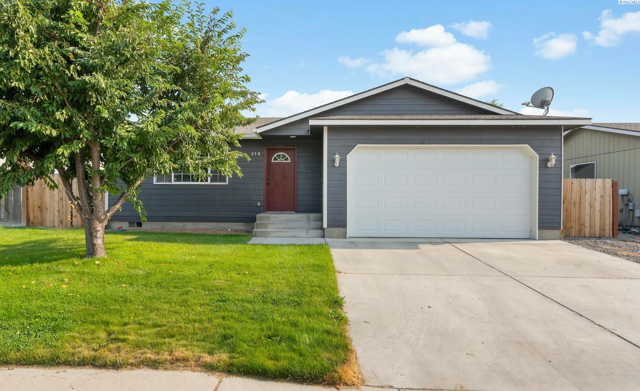 216 Deangela Dr — photo