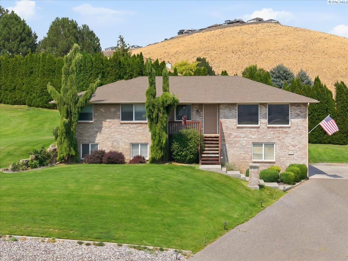 210 Rachel Rd — photo