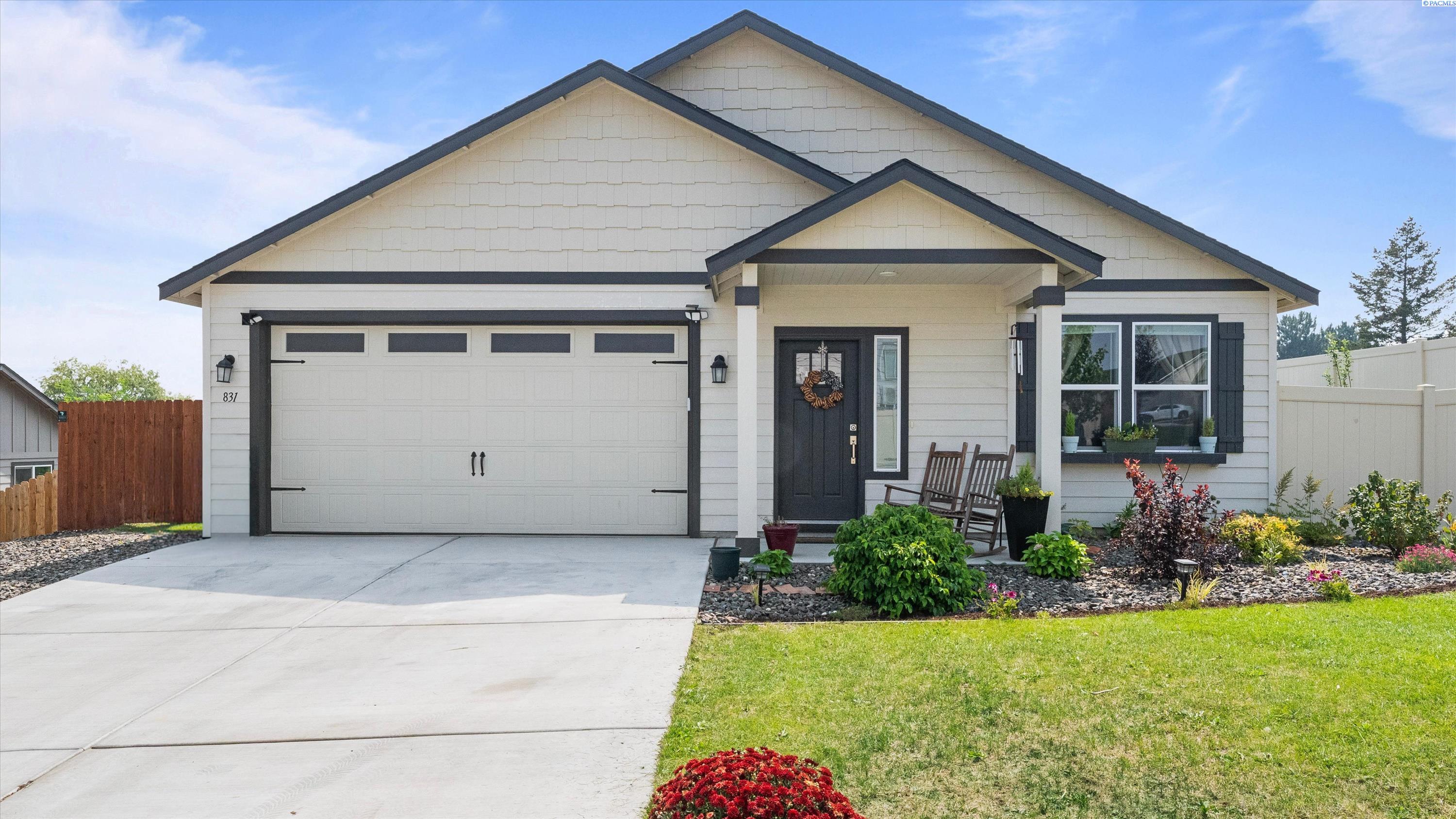 831 Annajean Ave. — photo