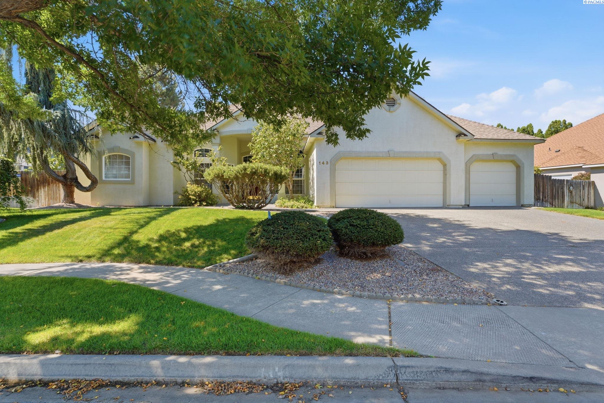 143 Mesa Drive — photo