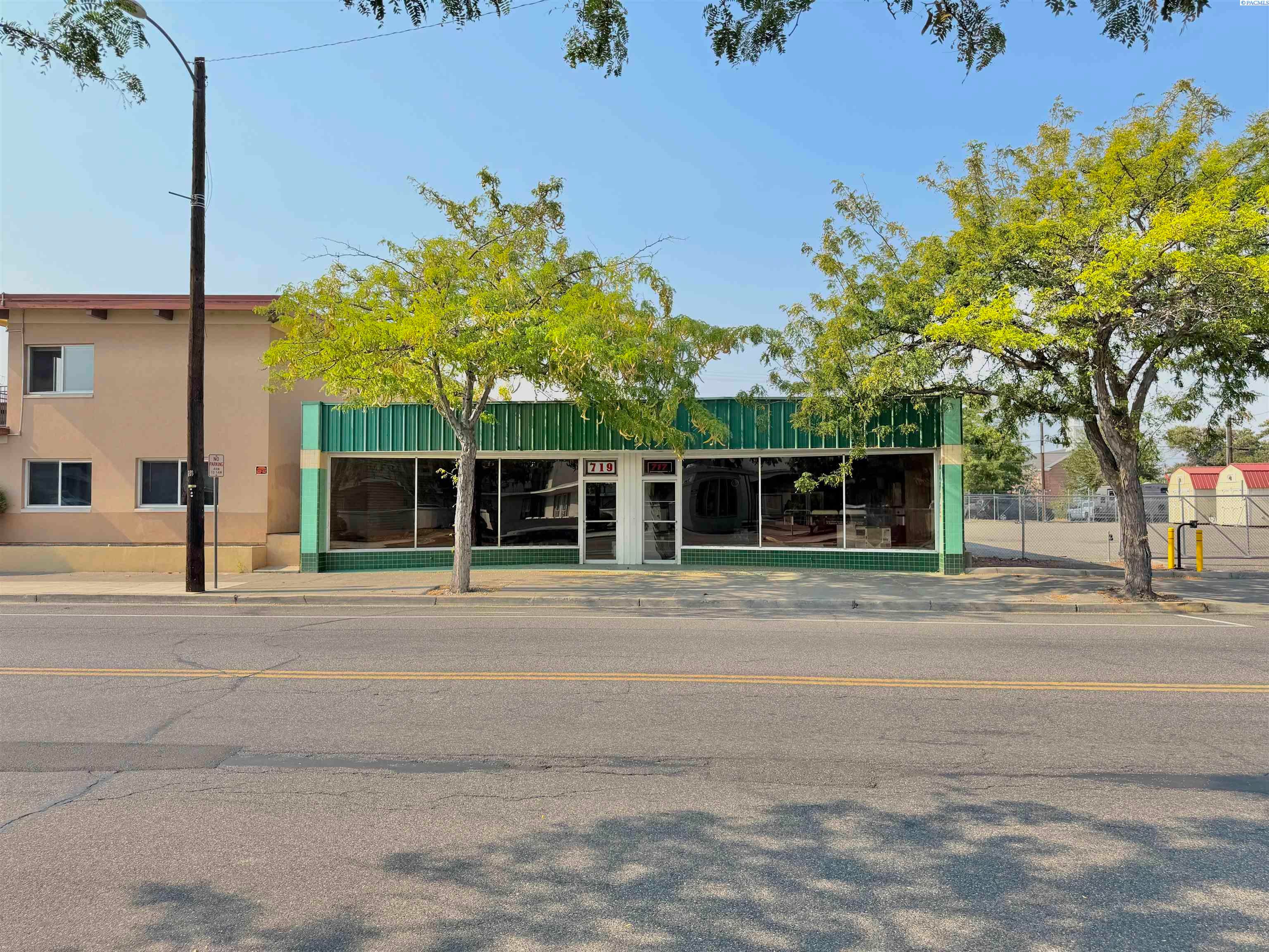 717 W Lewis — photo