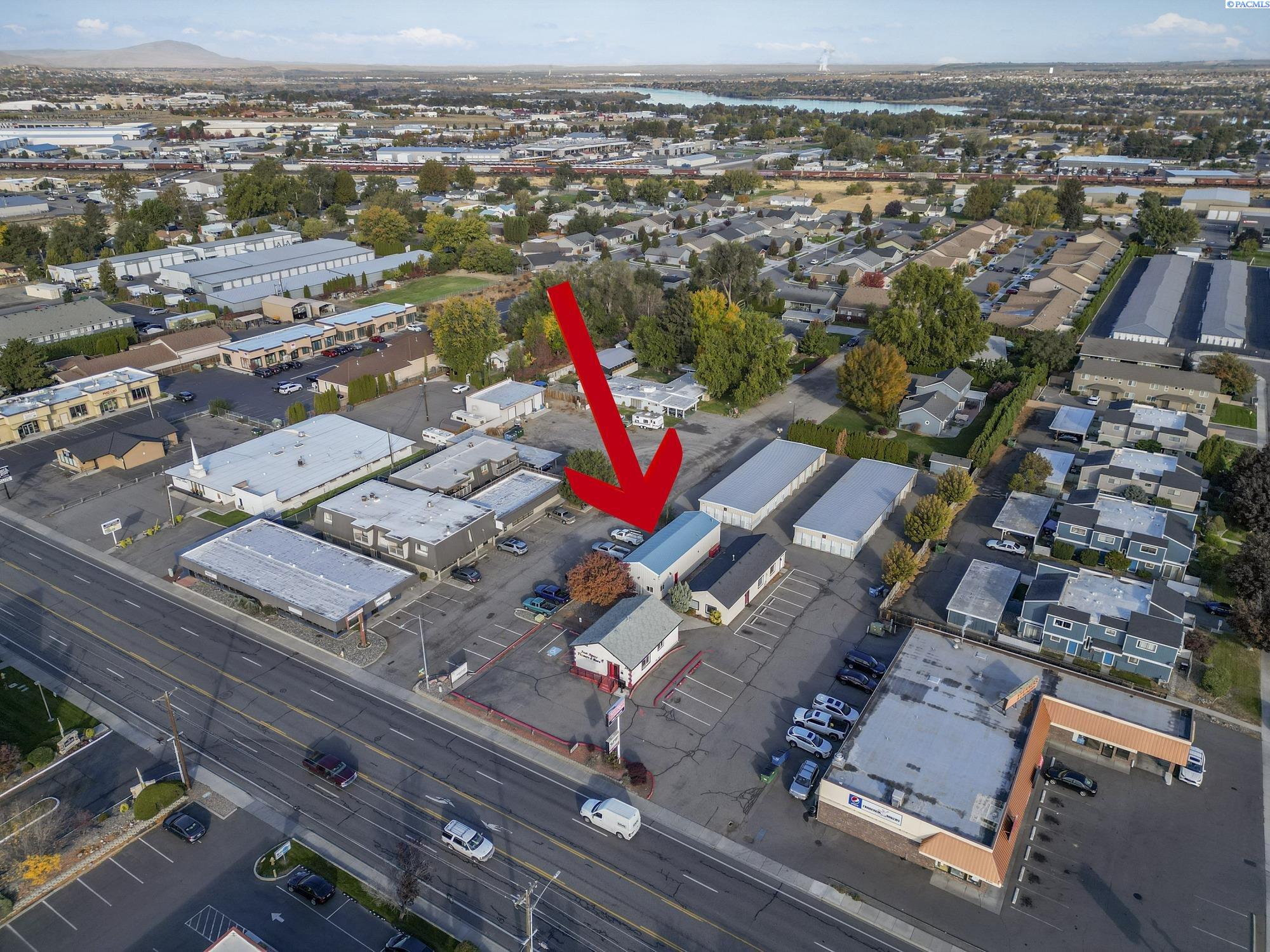 5428 W Clearwater Ave- Bldg B — photo