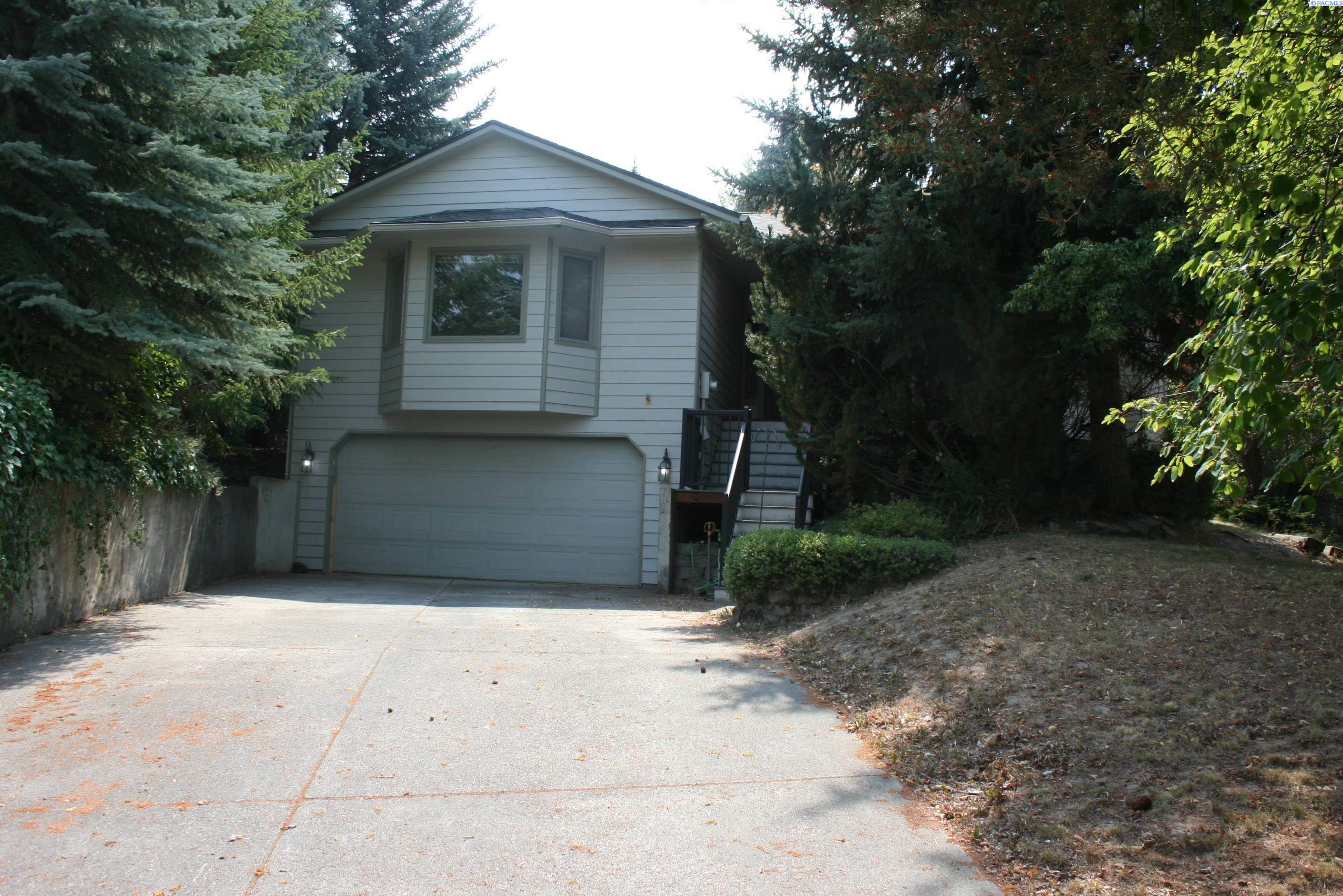 835 SE Lori Court — photo