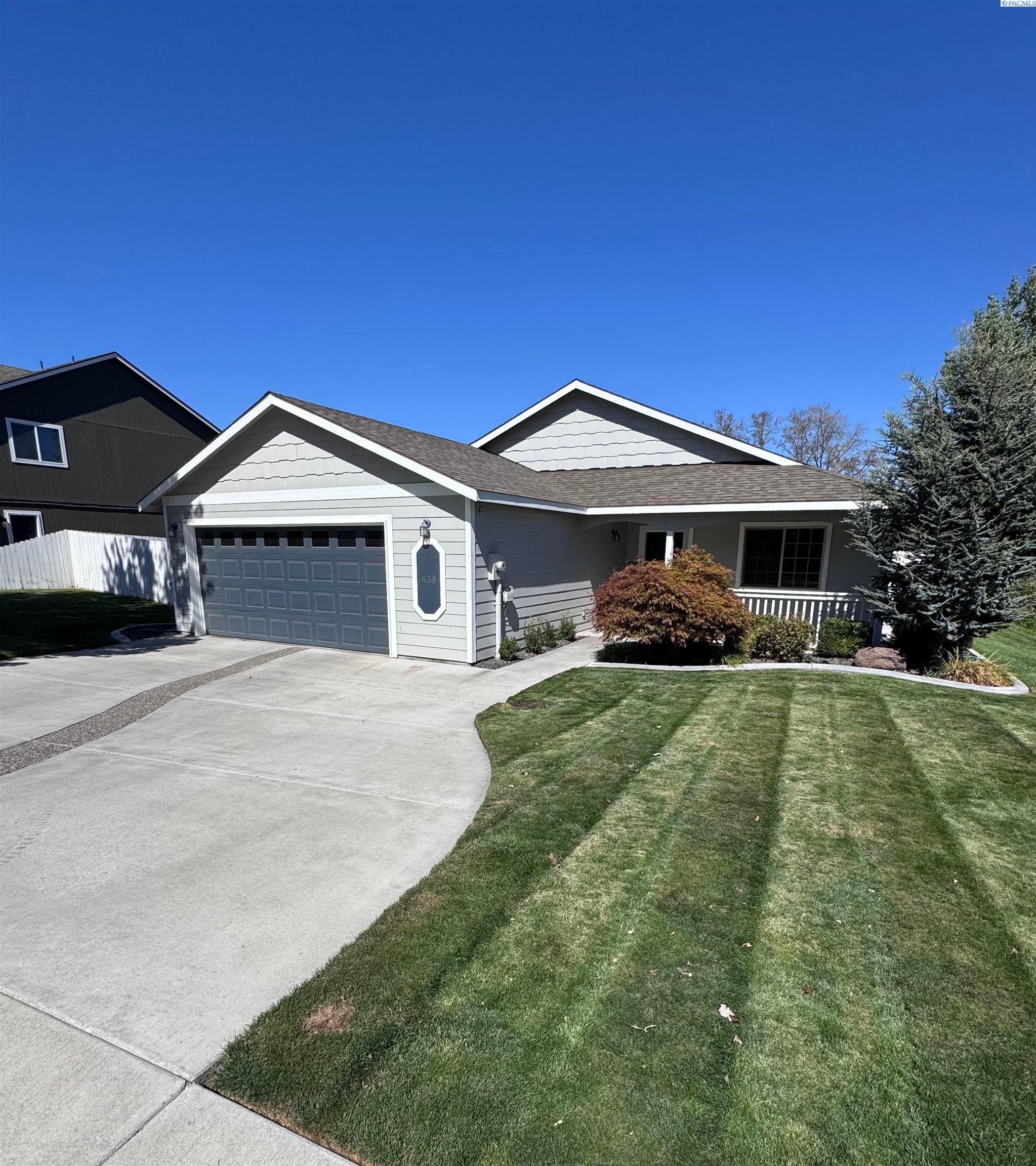 438 Charbonneau Dr — photo