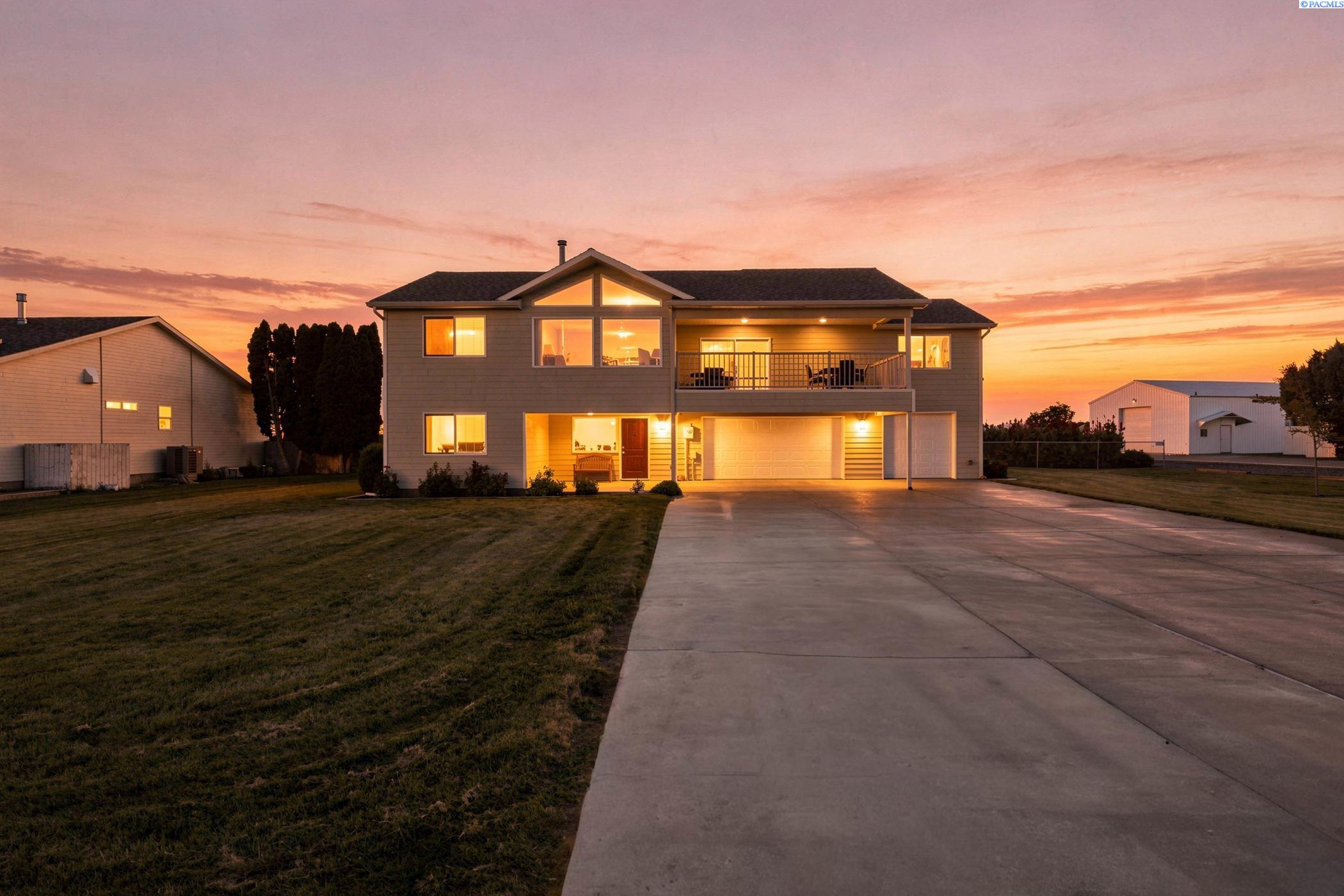 2573 Hanson Loop — photo