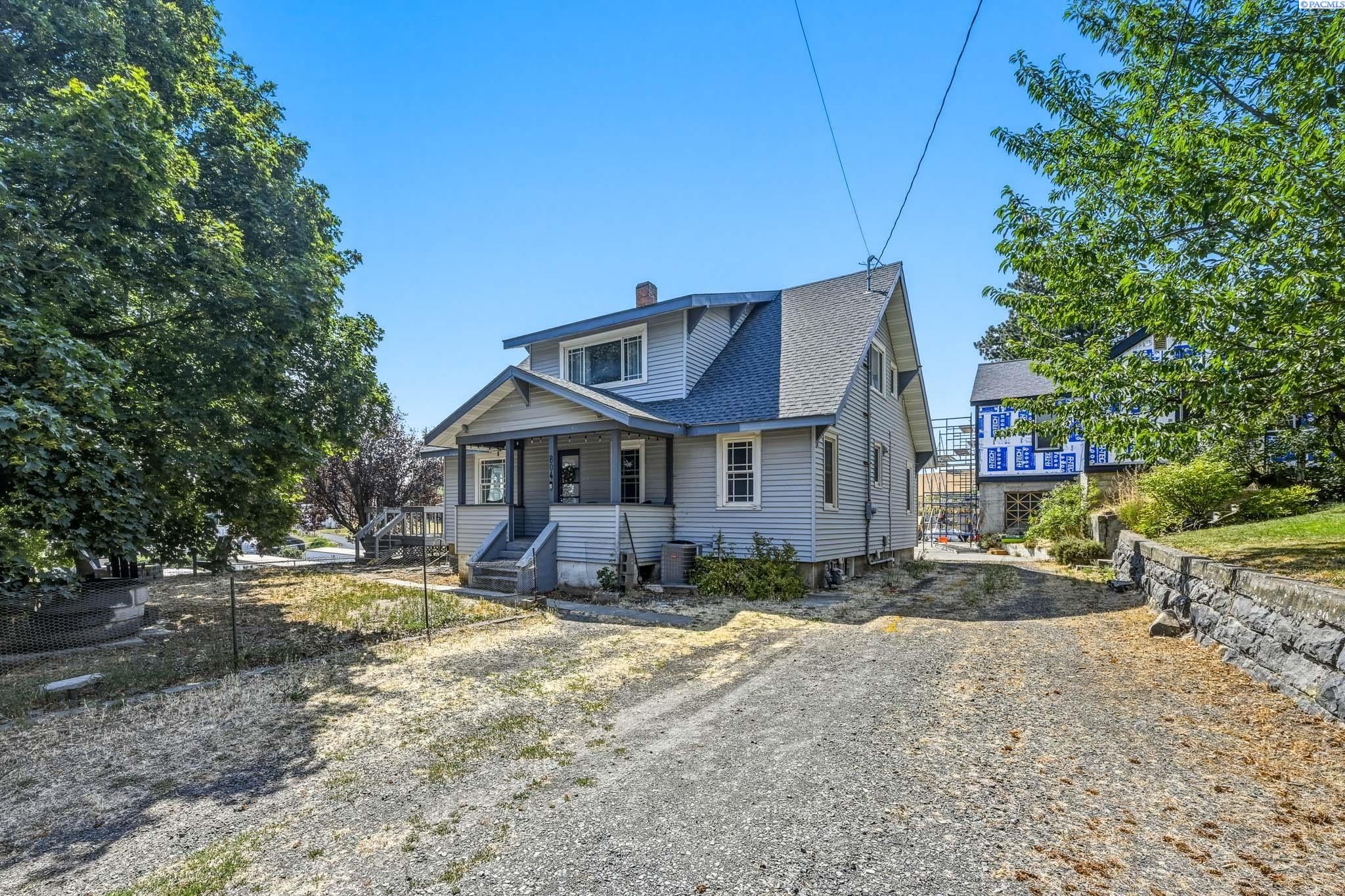 804 S Hillcrest Dr. — photo