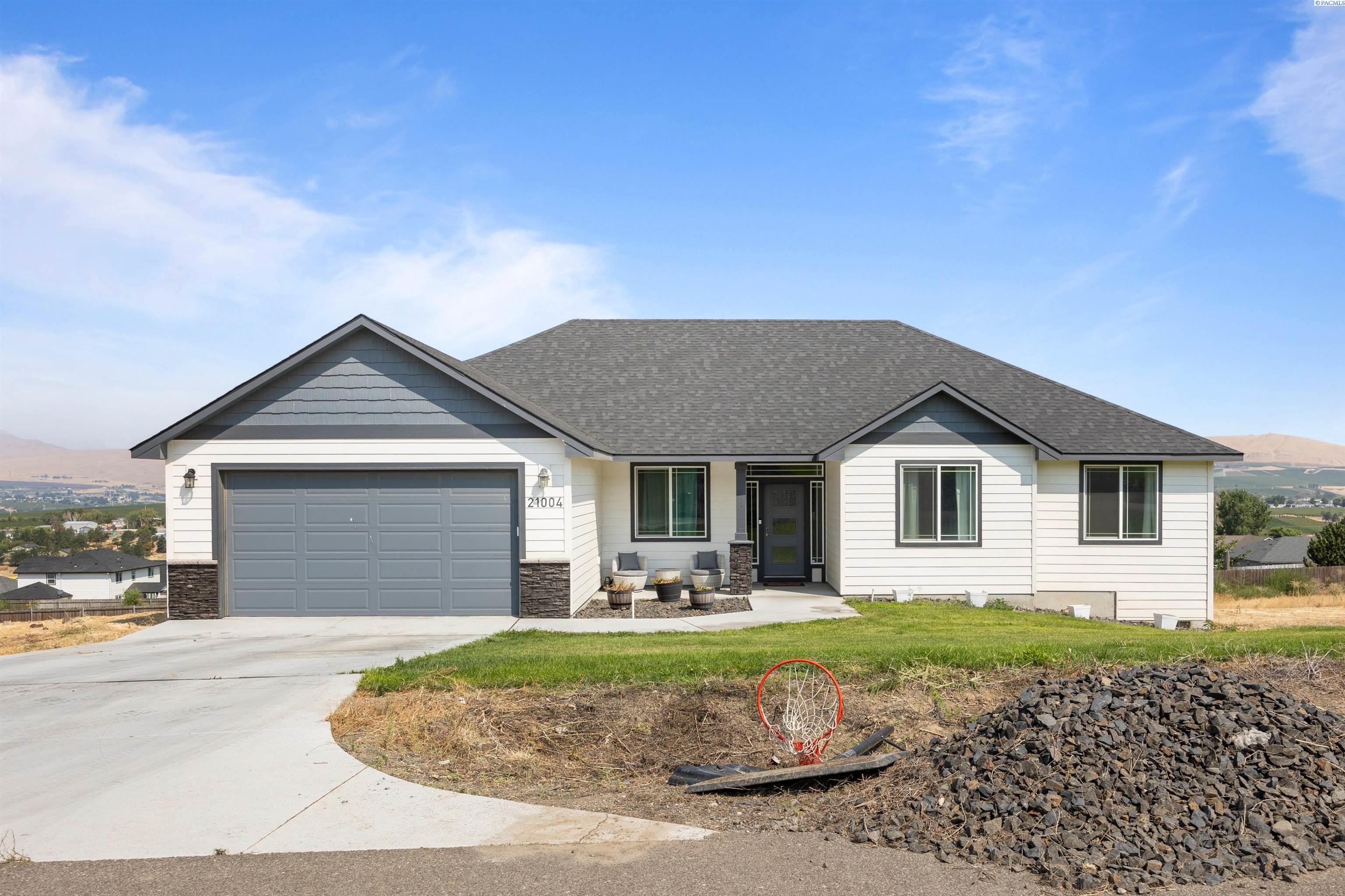 21004 E Plum Pl — photo