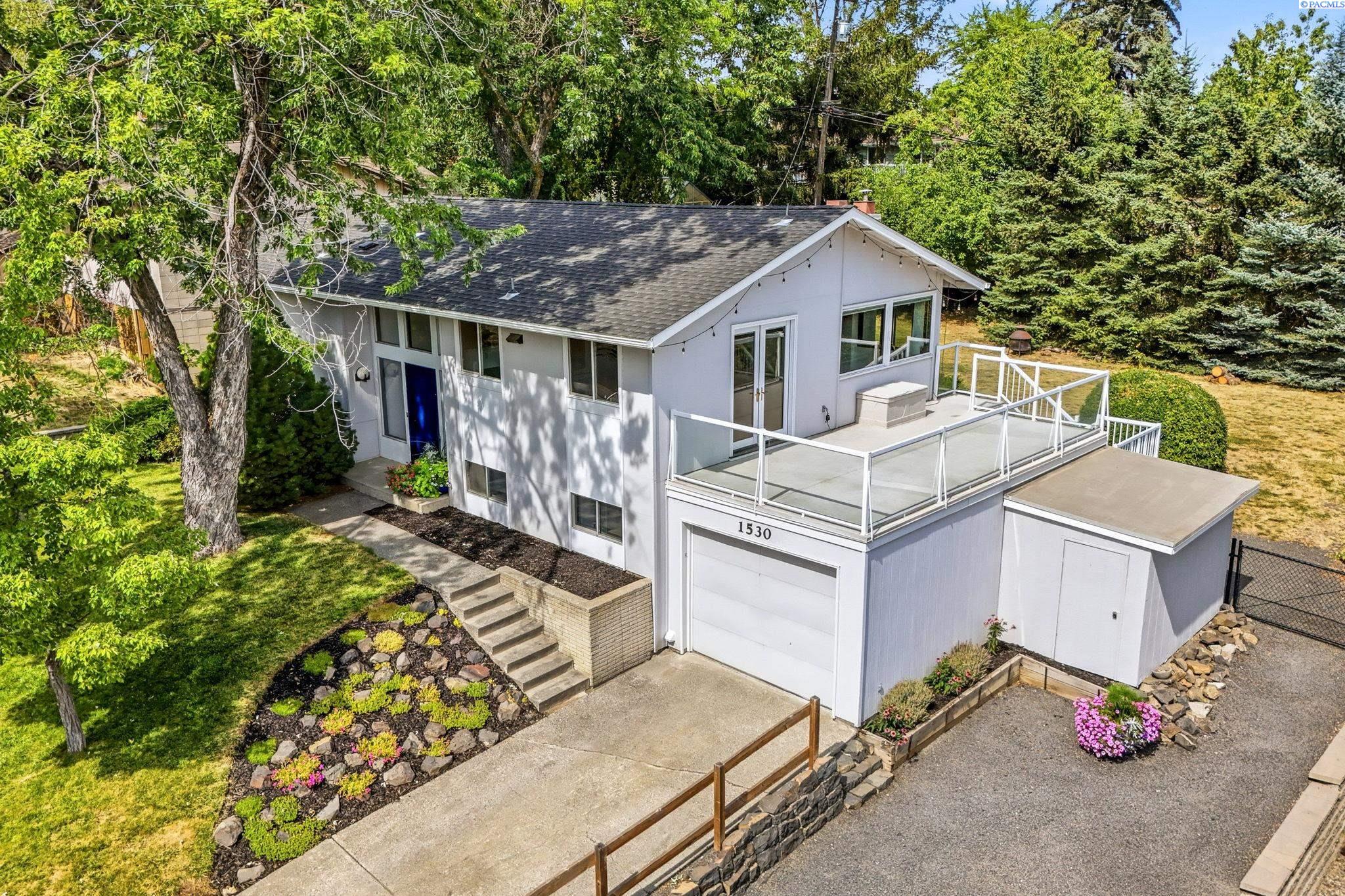 1530 NW Hall Drive — photo