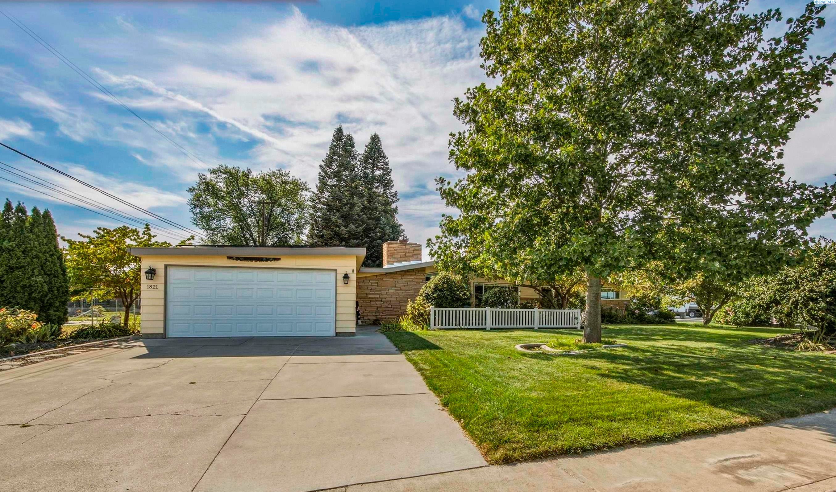 1821 Thayer Drive — photo