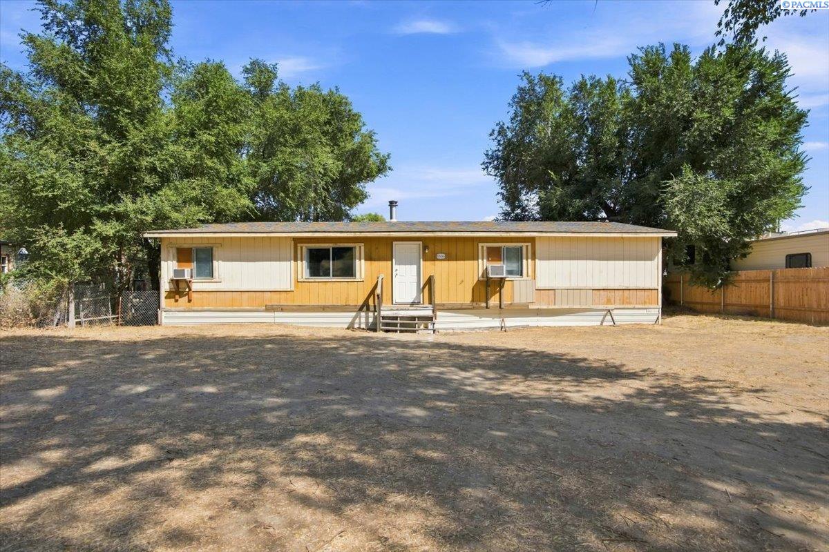 1606 N Harrington Rd — photo