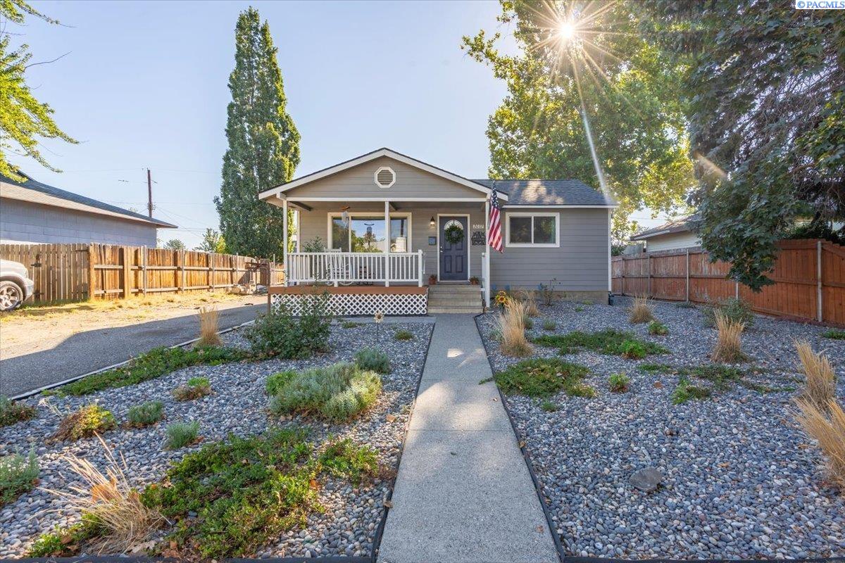 2032 Cascade Ave — photo