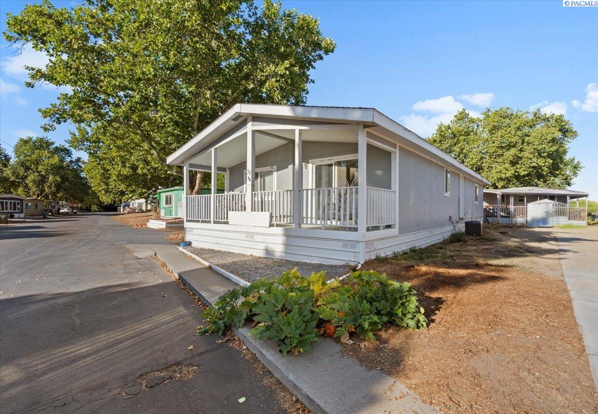 35 Nuclear Ln — photo