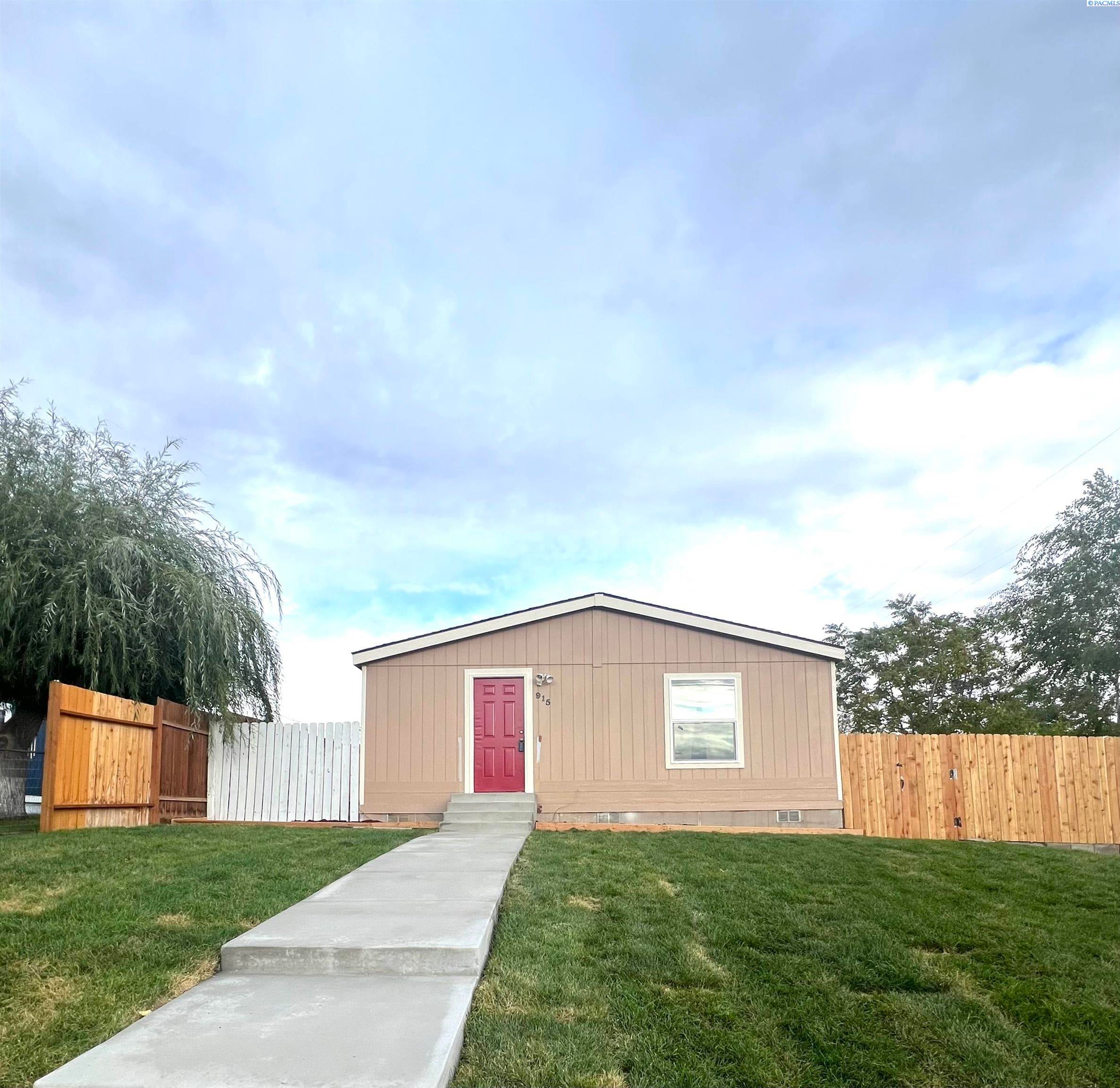 915 S 6th Ave — photo
