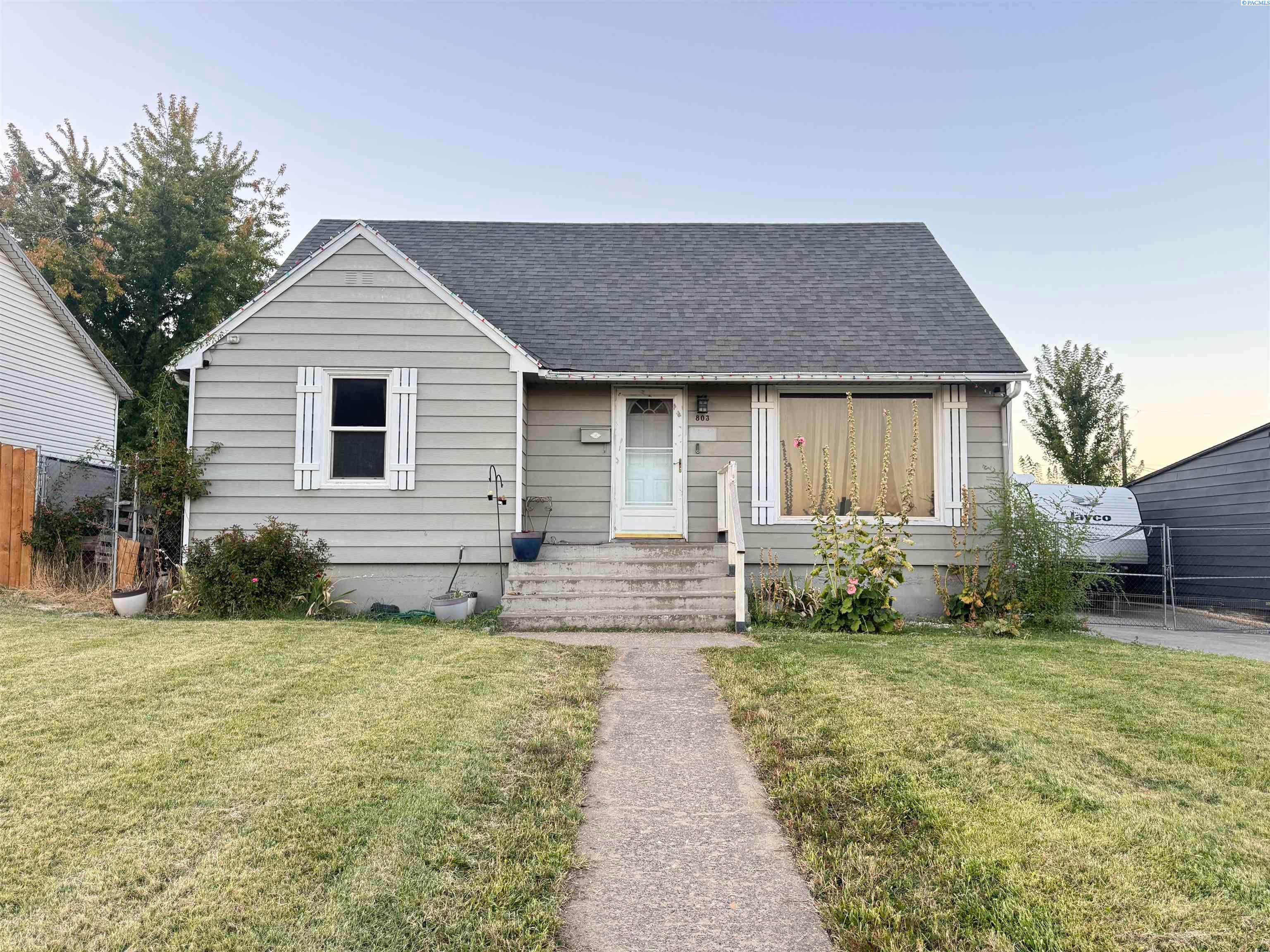 803 Crescent Drive — photo