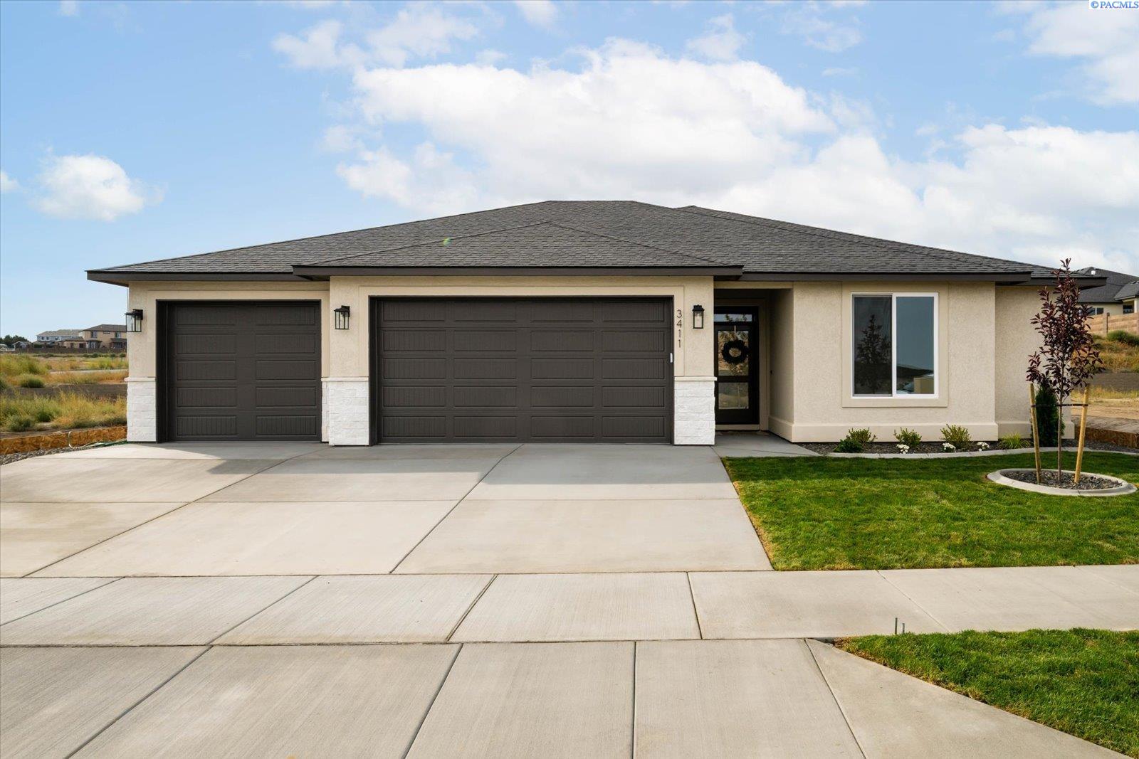 3411 Nuthatch Street — photo