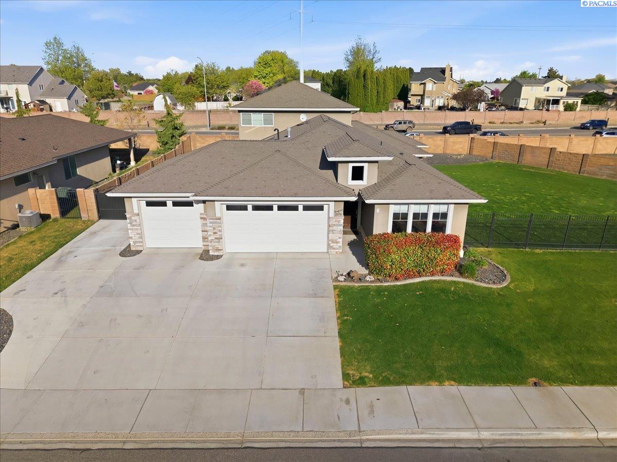 2576 Tiger Lane — photo
