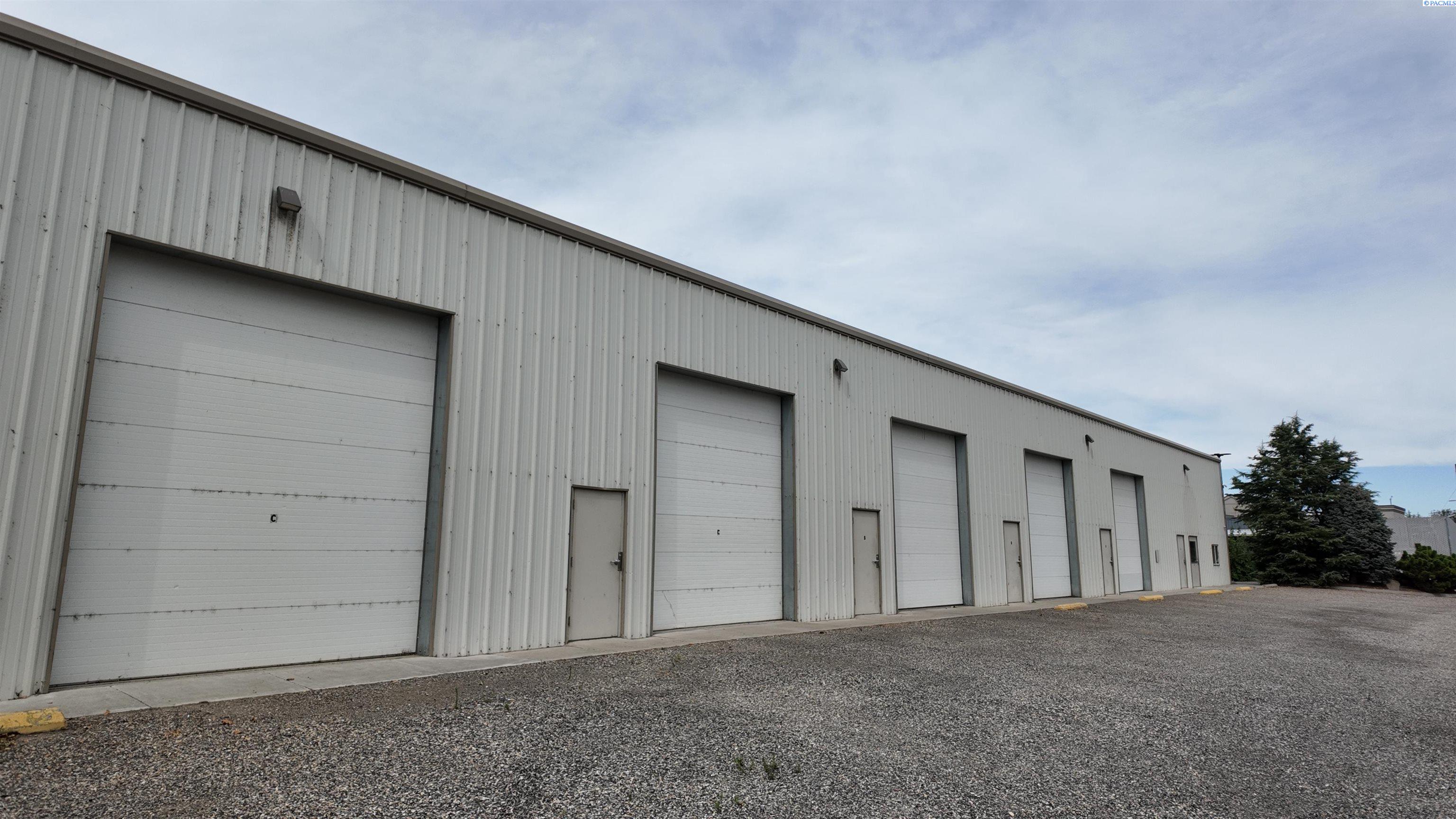 1355 Dakota — photo