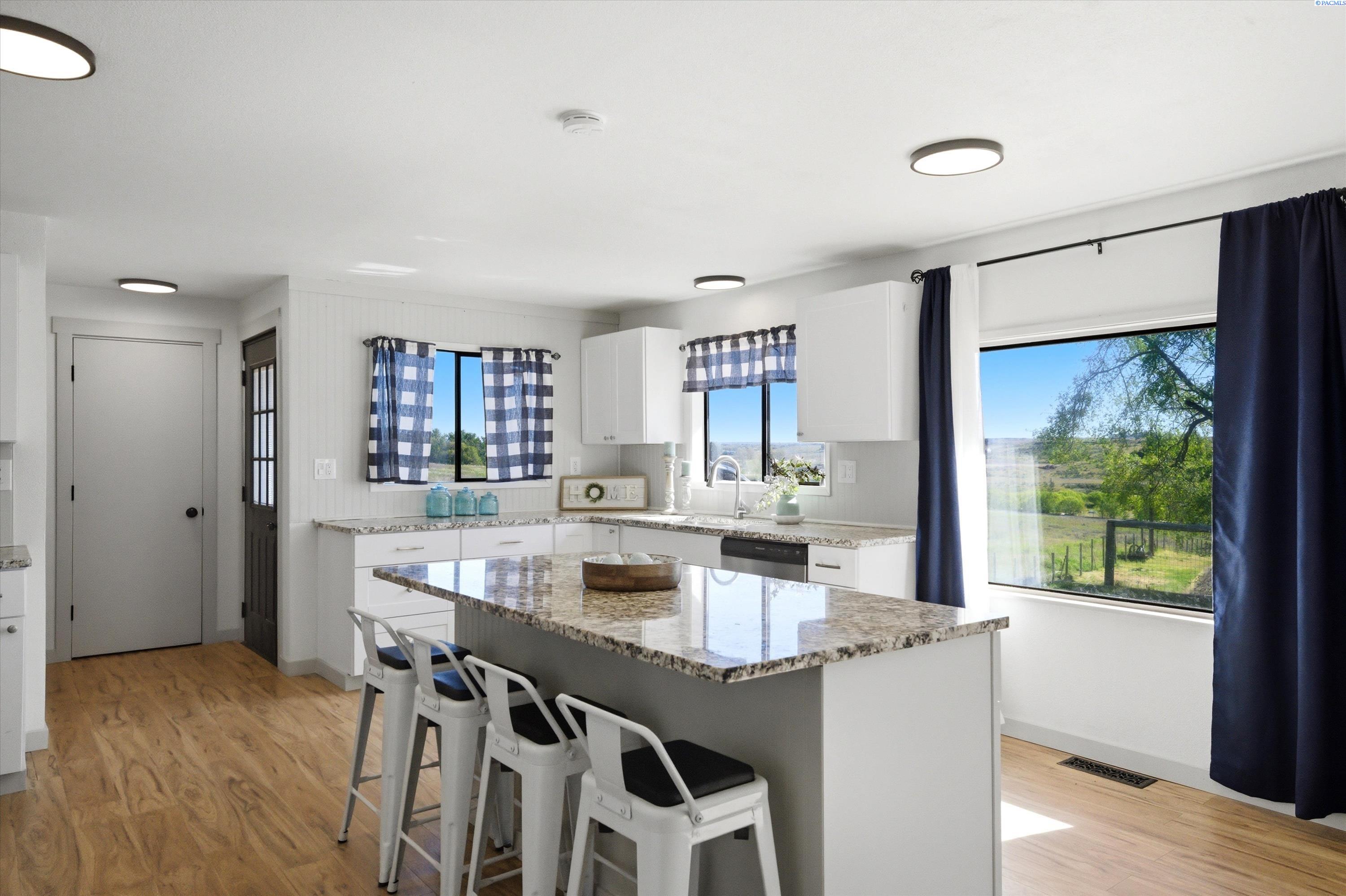 351 W Eltopia West — photo