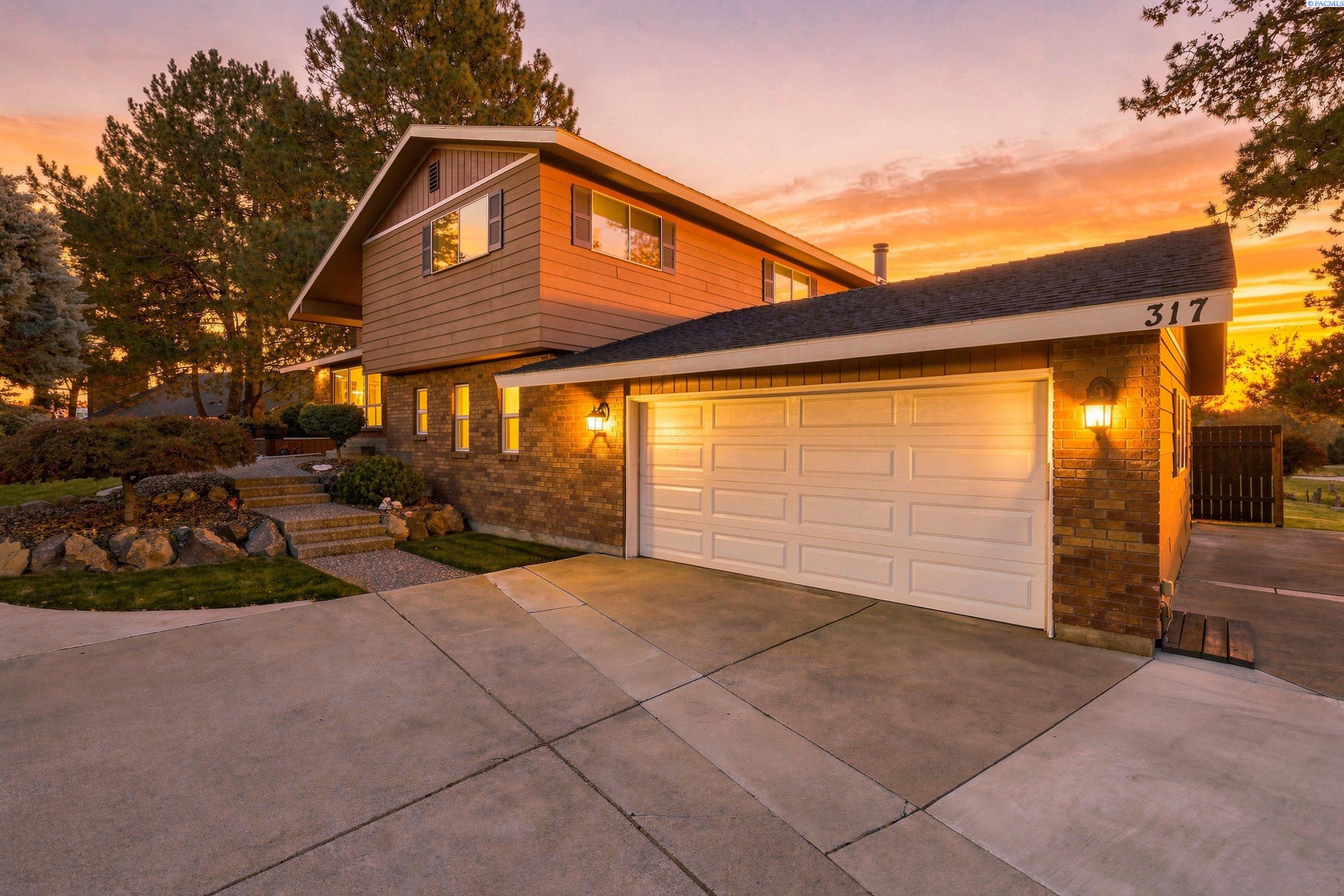 317 Pinetree Court — photo