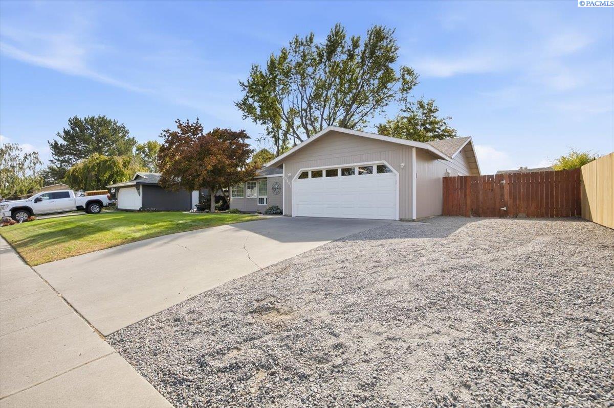 8607 W Entiat Avenue — photo
