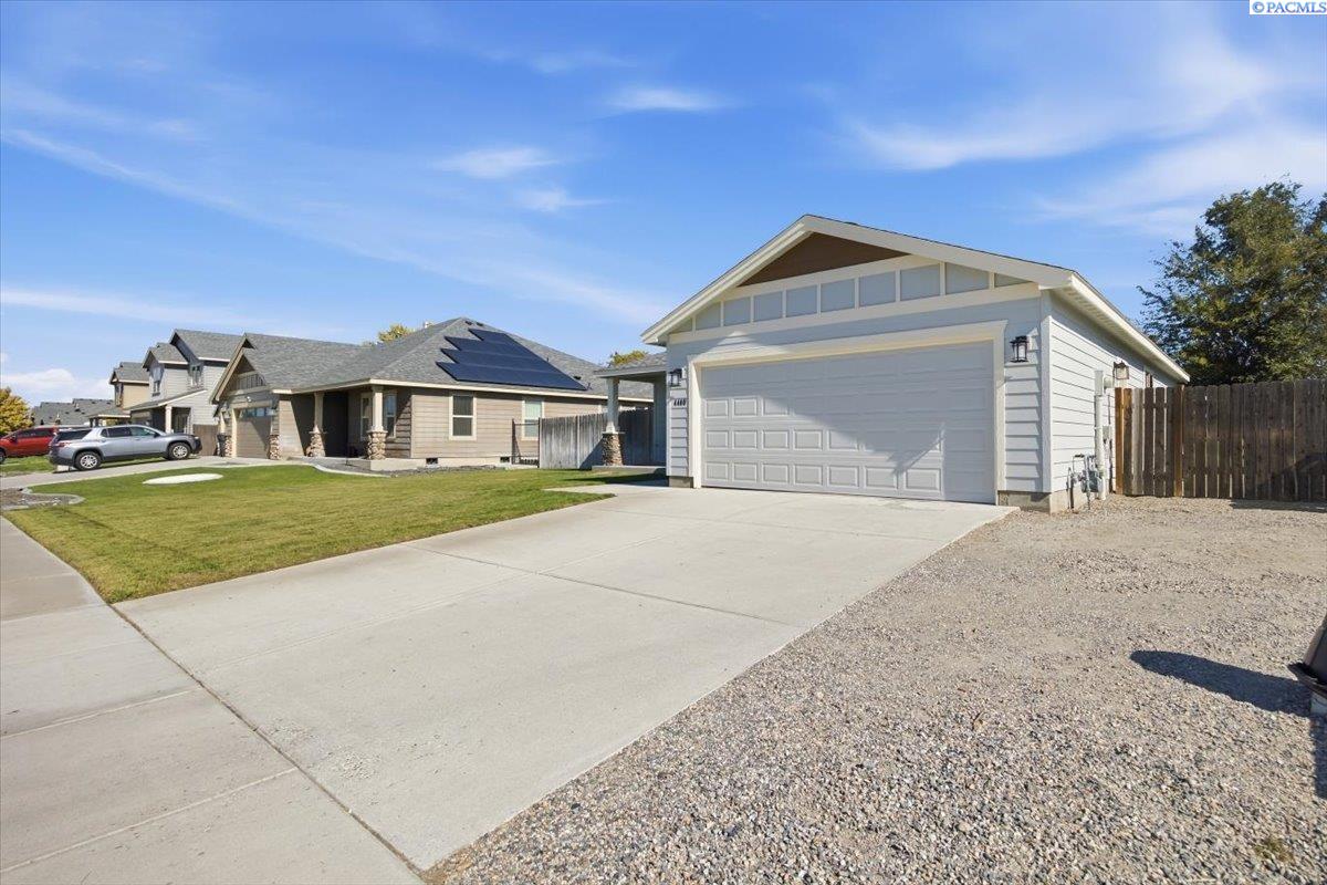 4409 Phoenix Lane — photo
