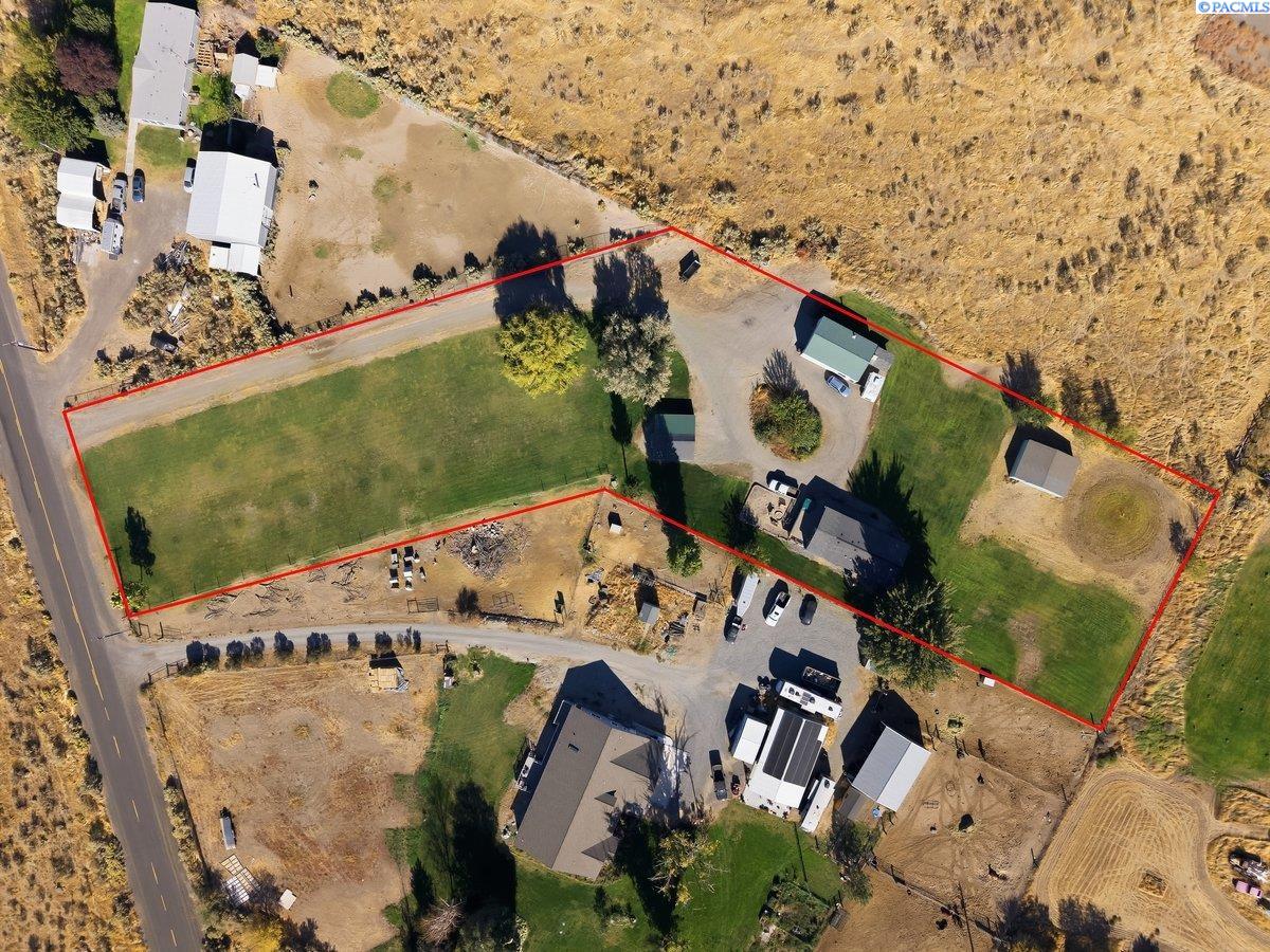 165 Hanson Loop, Burbank, WA 99323 — photo 2