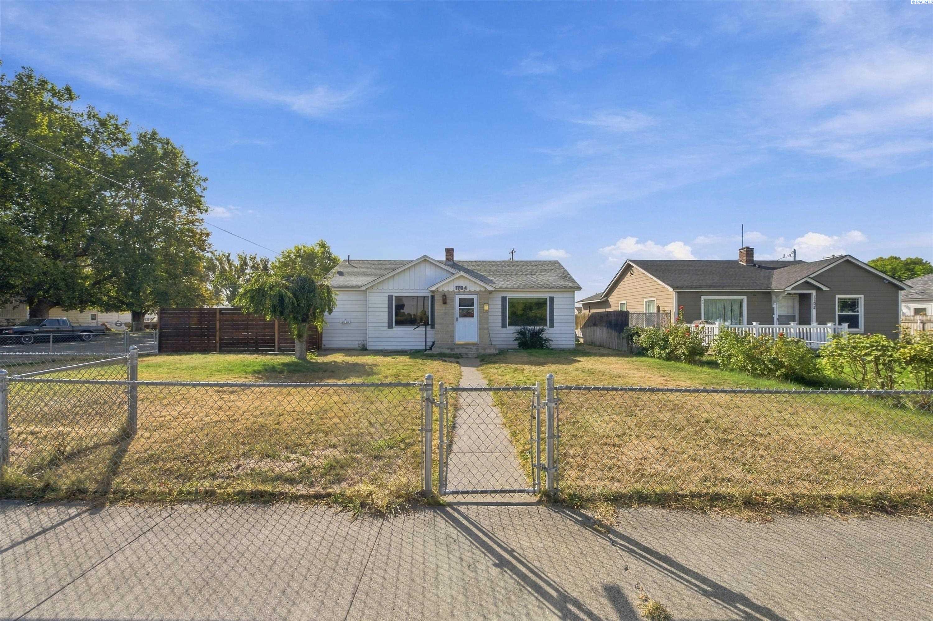1704 W Yakima Street — photo