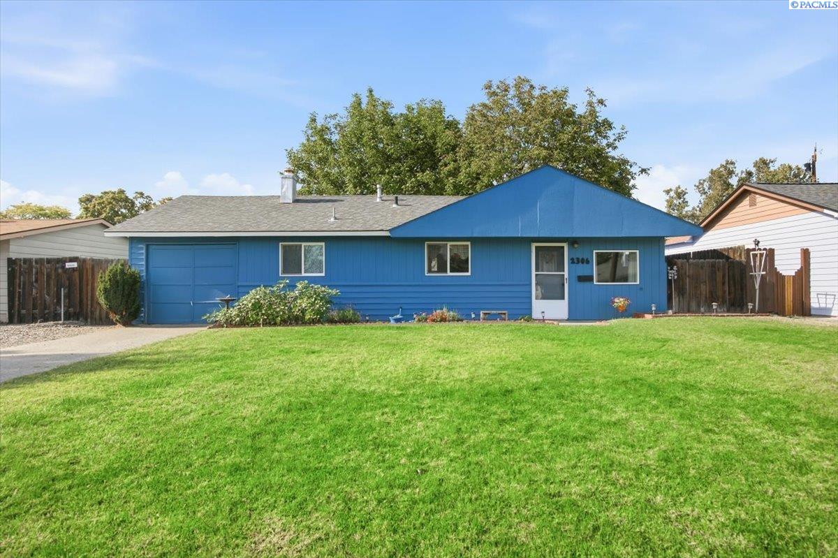 2306 Dallas Street — photo