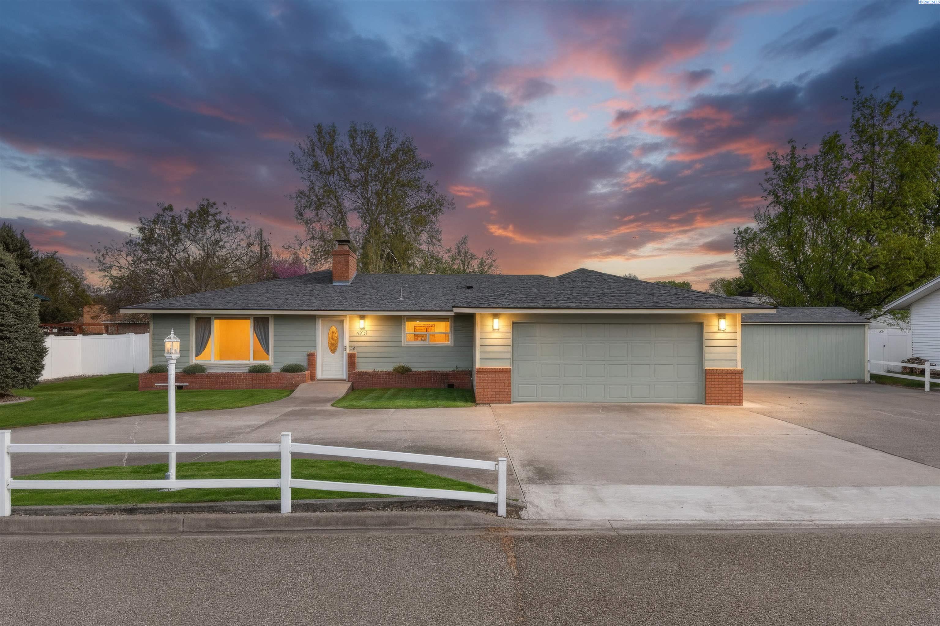 4313 W Agate Street — photo