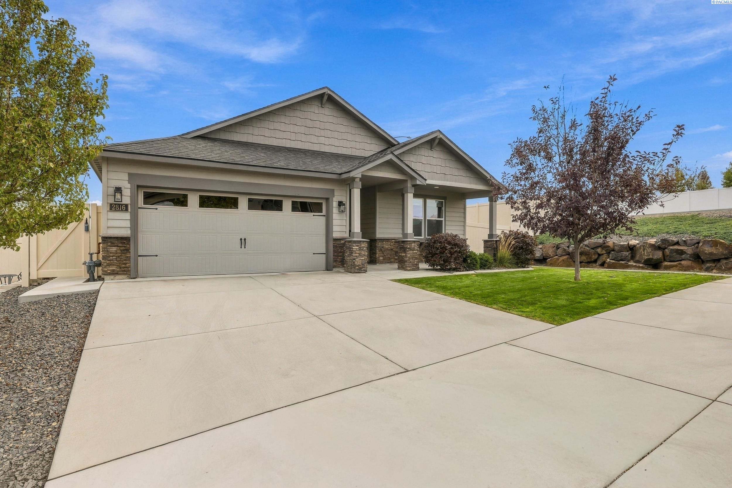 2816 Chelan Loop — photo