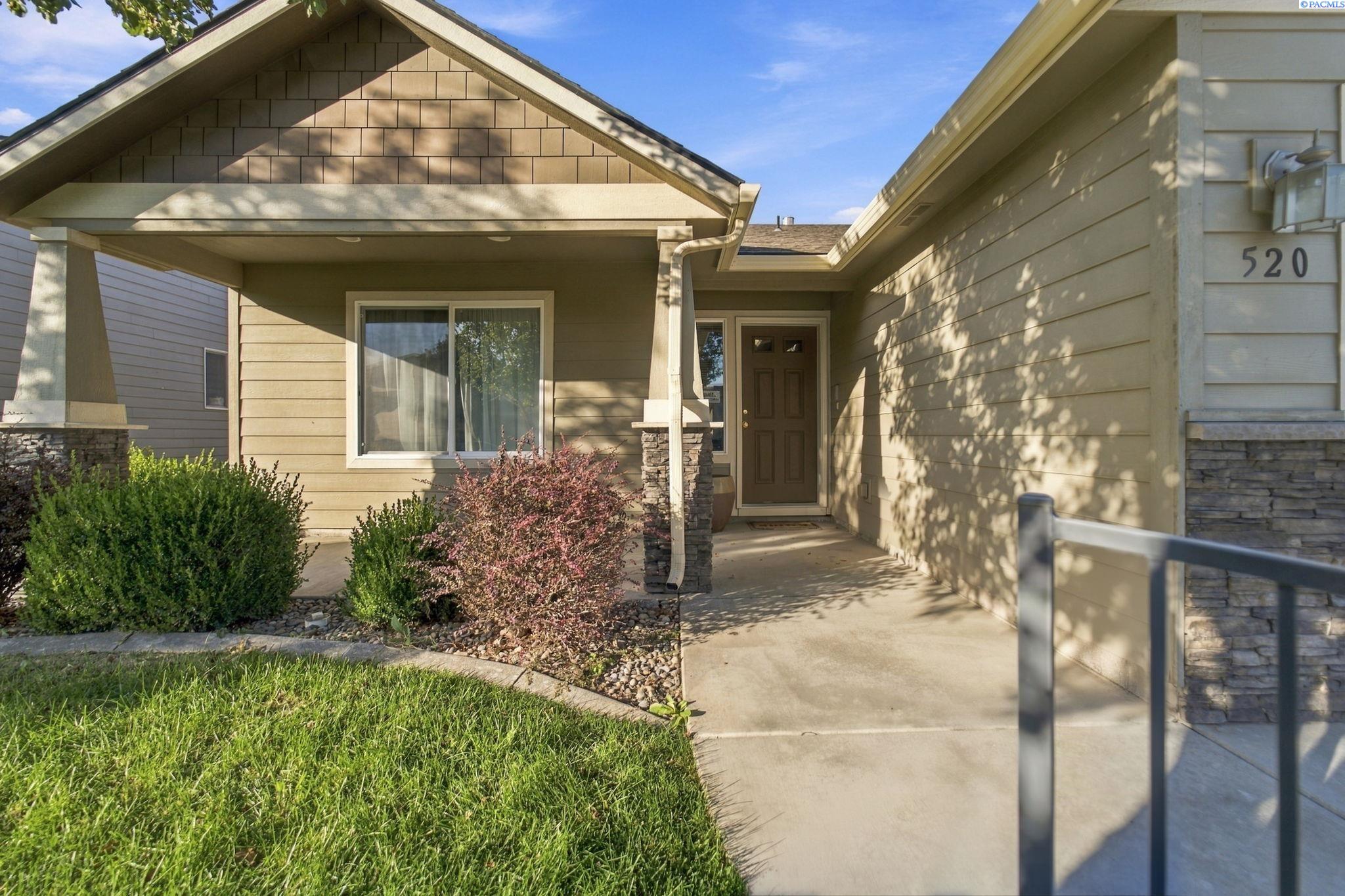 520 Lakerose Loop — photo