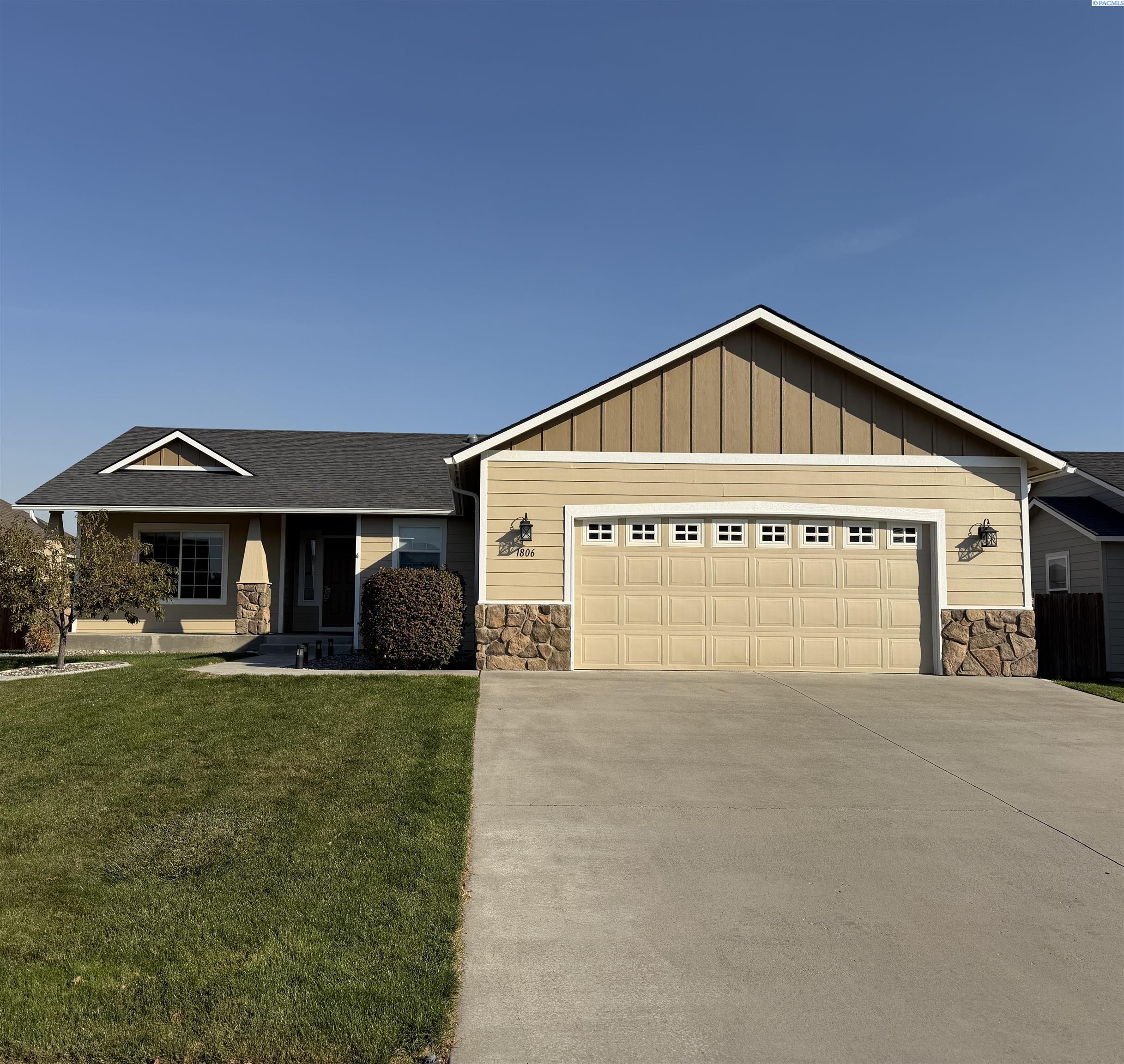 1806 Wallace Court — photo