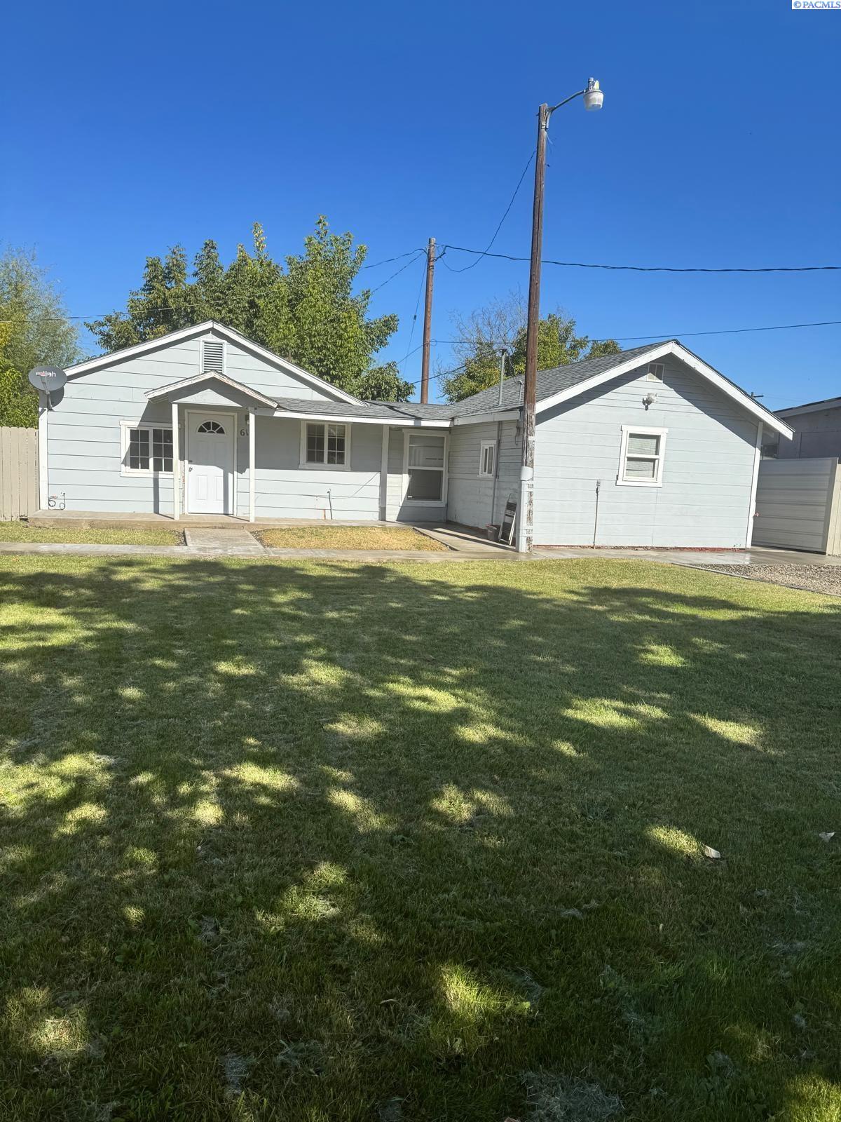 615 E Adams Street — photo