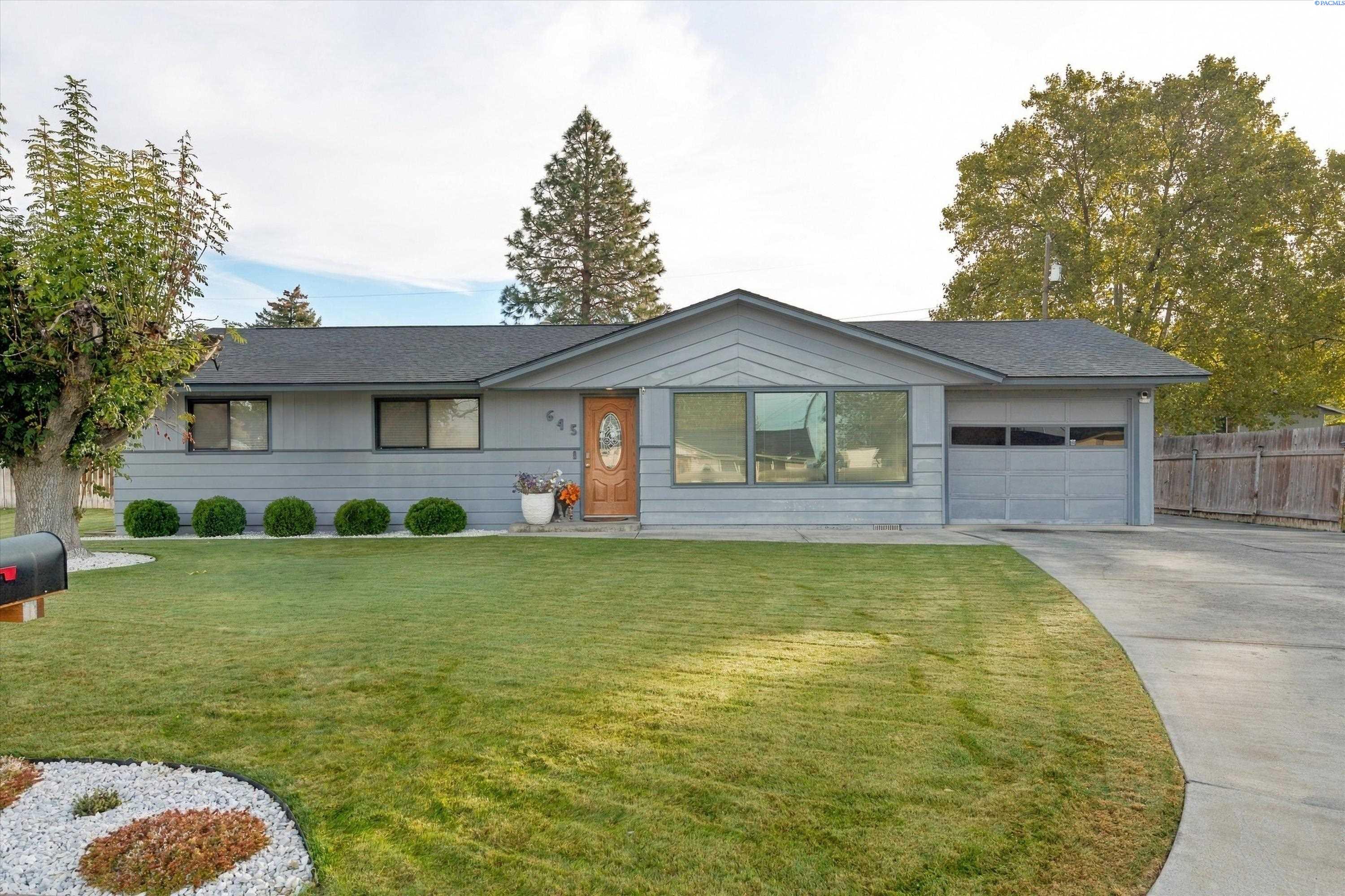 645 E Ash Place — photo