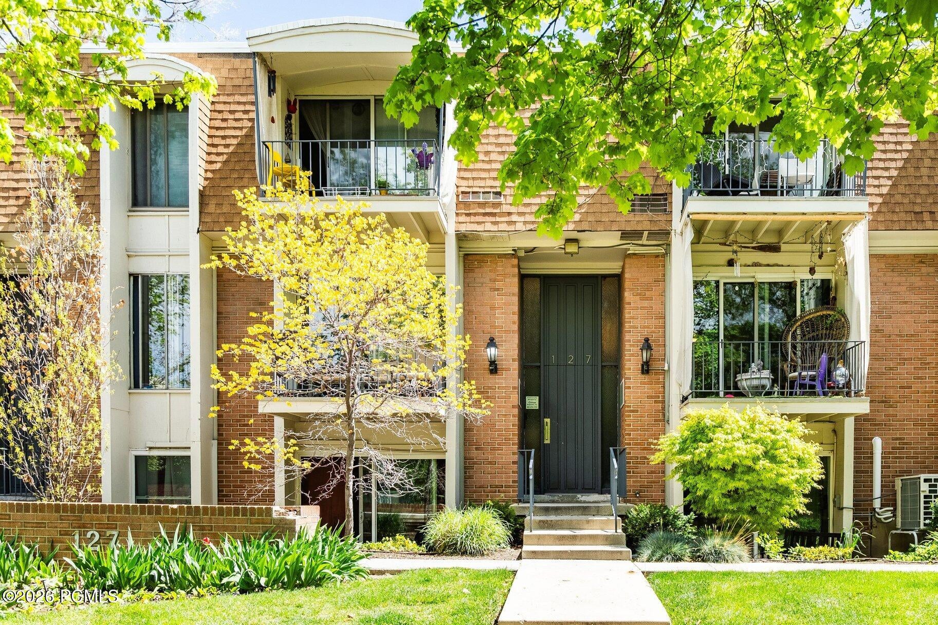 127 S 800 E Apt 15 — photo