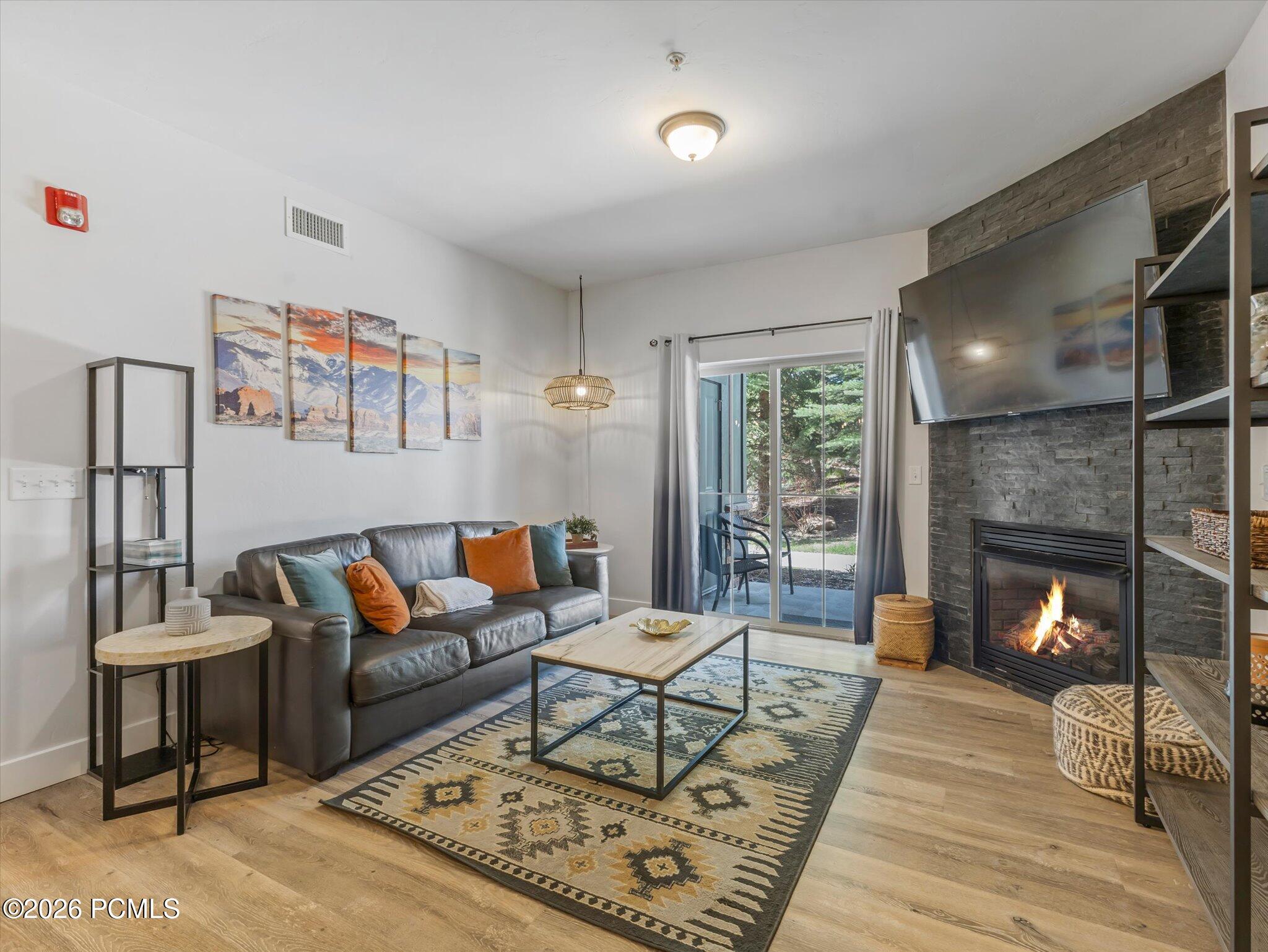 5569 Oslo Lane 3204 — photo