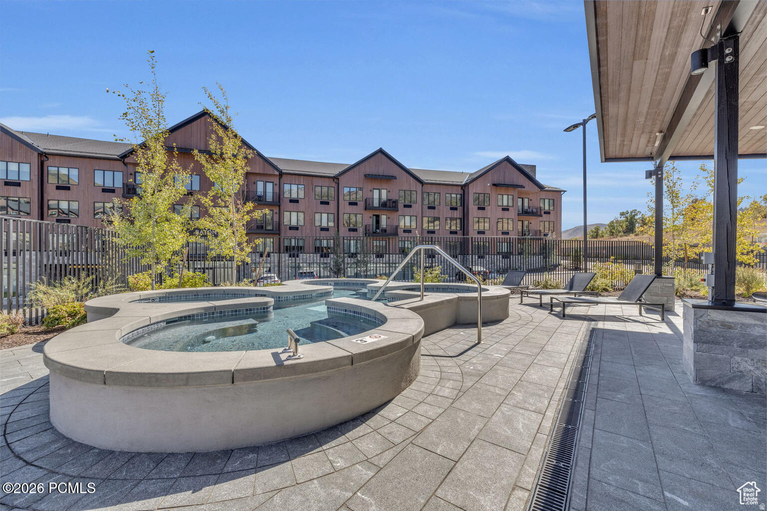2303 W Deer Hollow a-1330 — photo