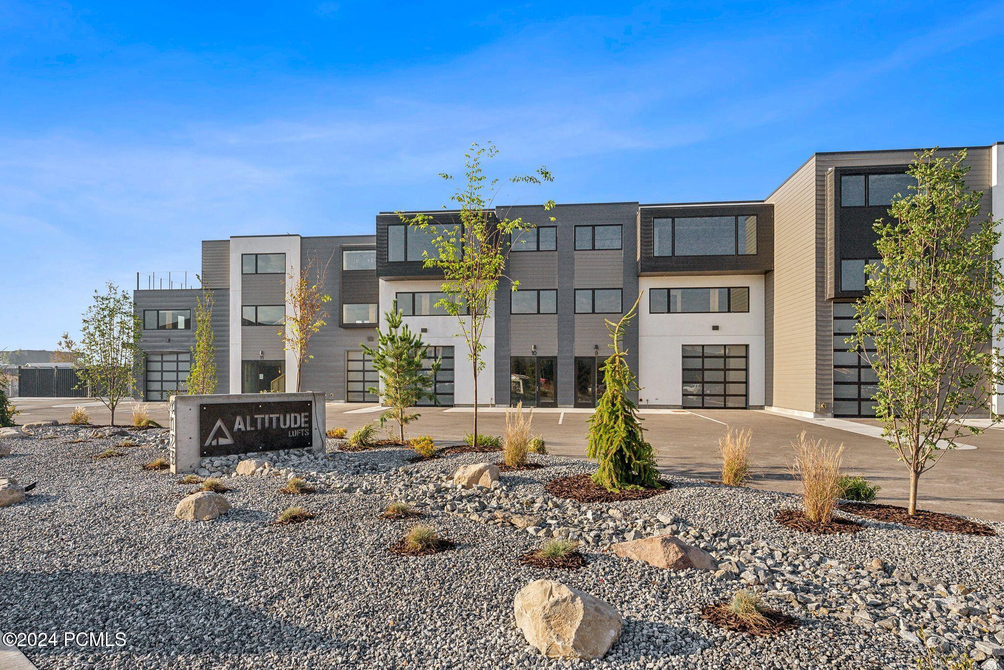 4123 N Forestdale Drive Unit 10 — photo