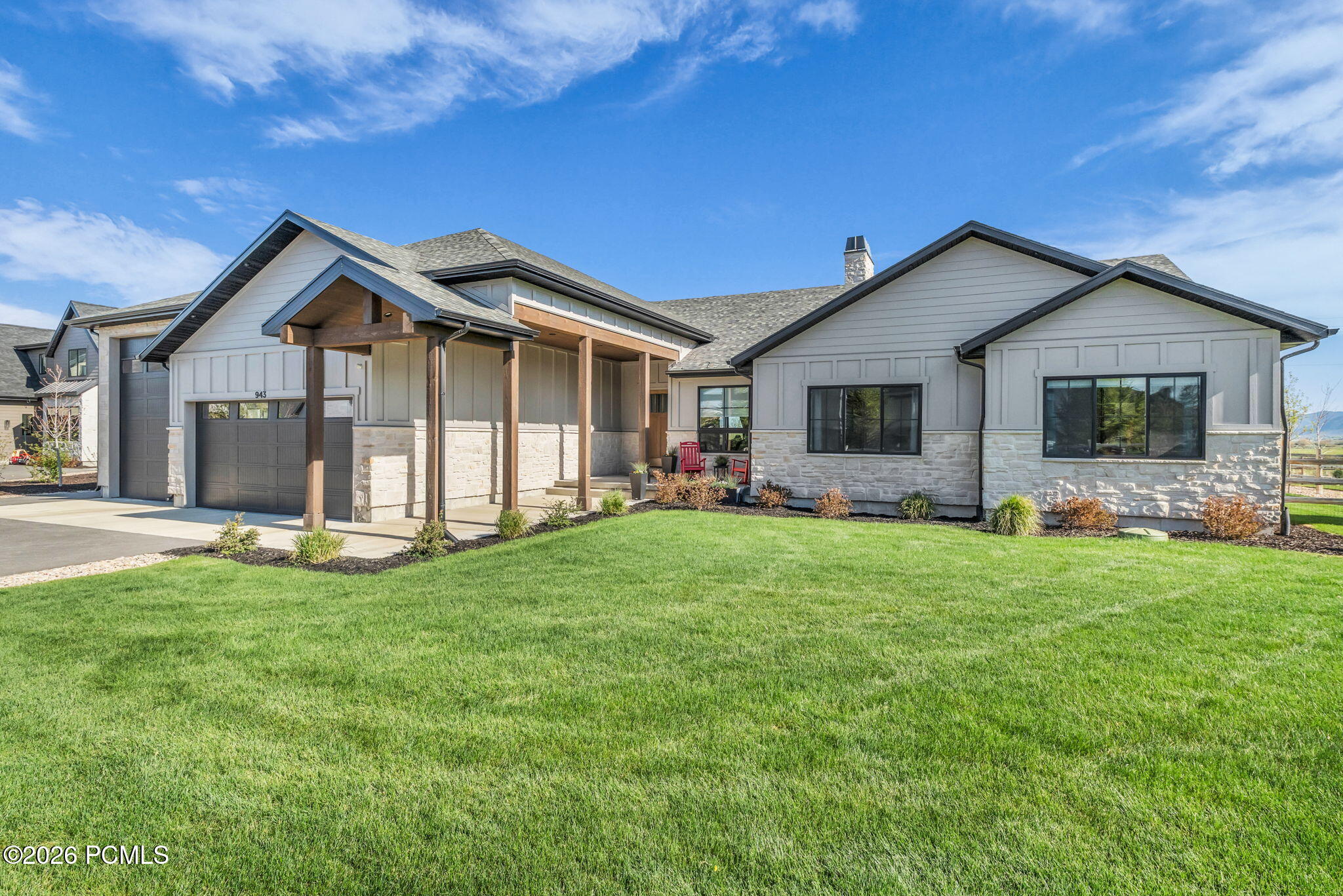 943 Hart Loop — photo