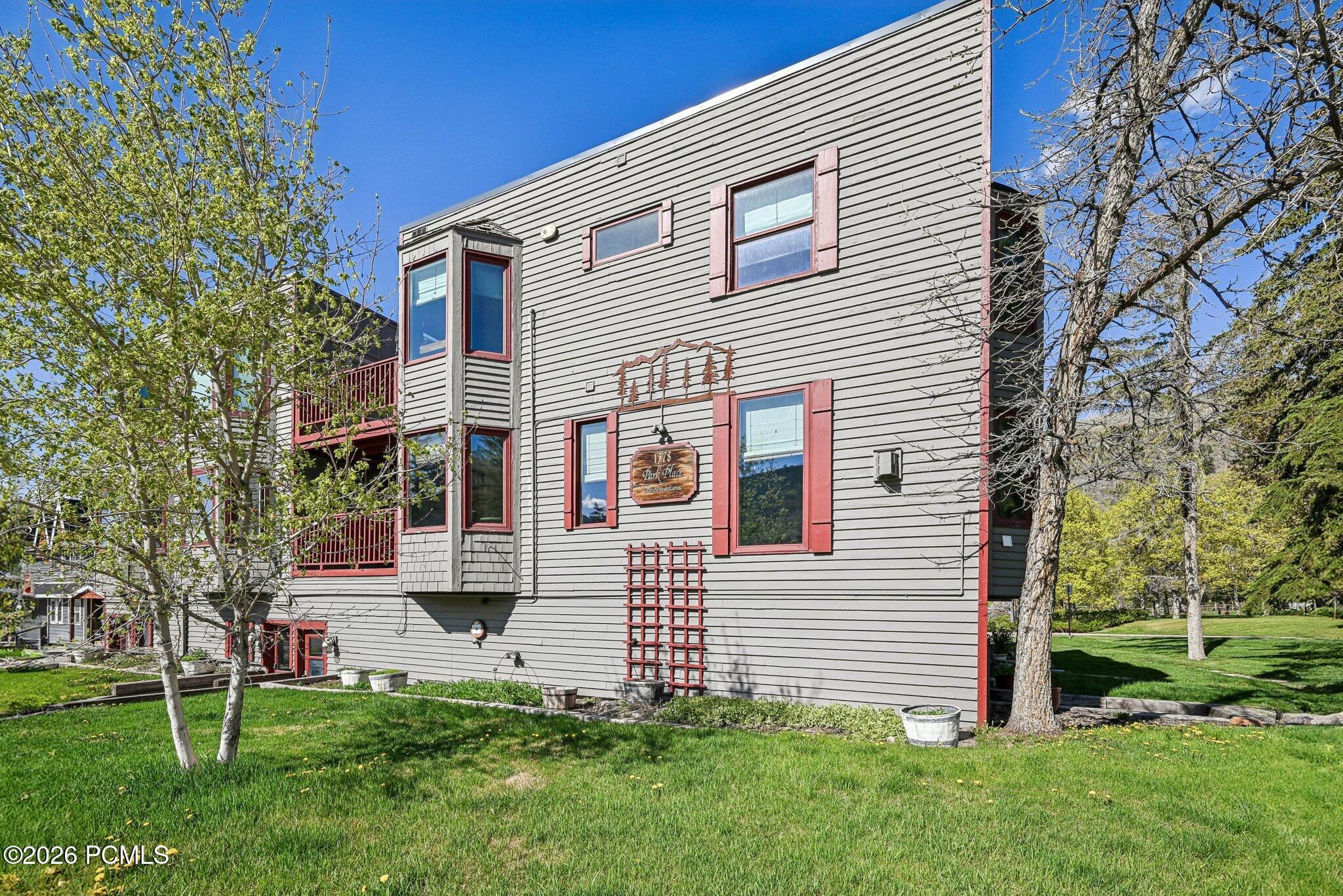 1378 Park Avenue Unit 4 — photo