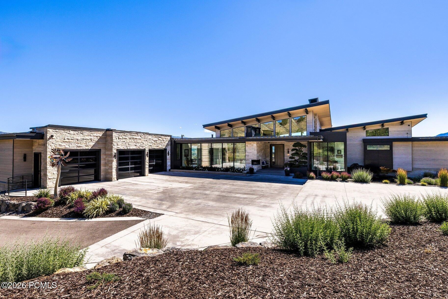 3246 E Horsehead Peak Court — photo