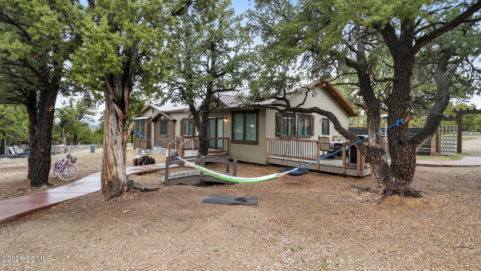 7124 W 38700 W — photo