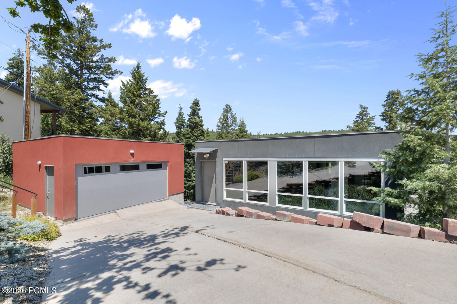 105 Crestview Circle — photo