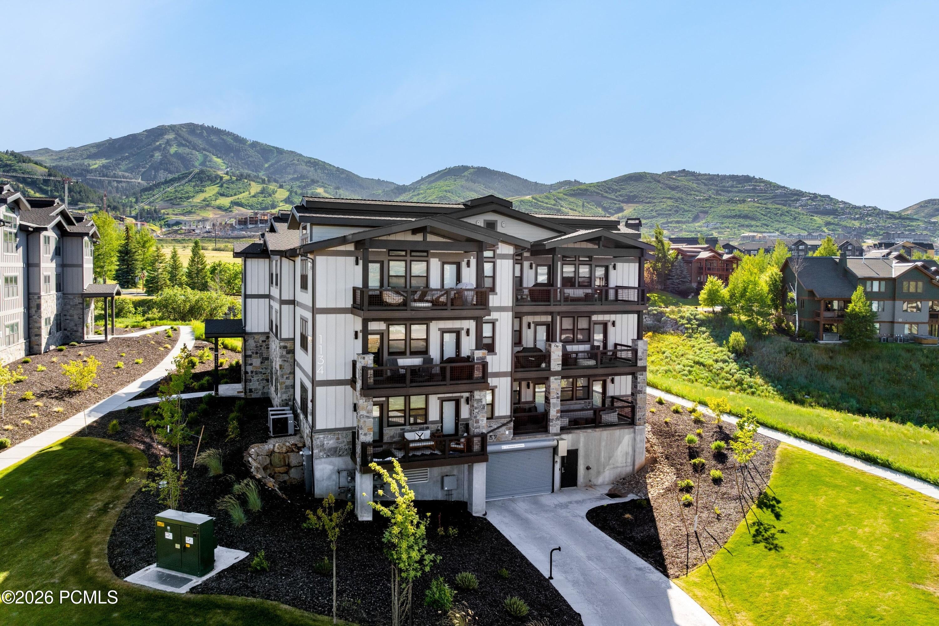 1134 W Helling Cir 302 — photo
