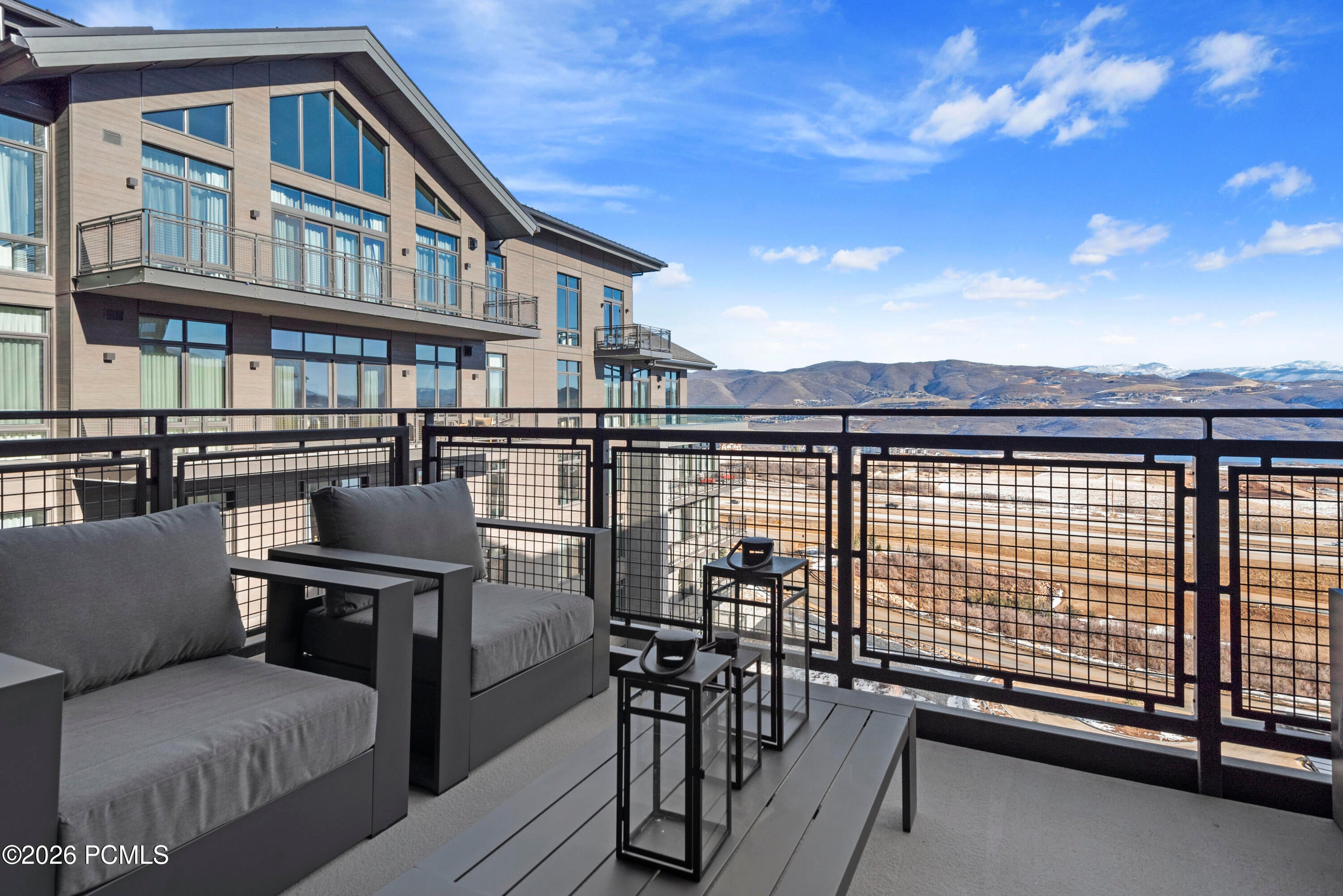 1702 W Glencoe Mountain Way 6038 — photo